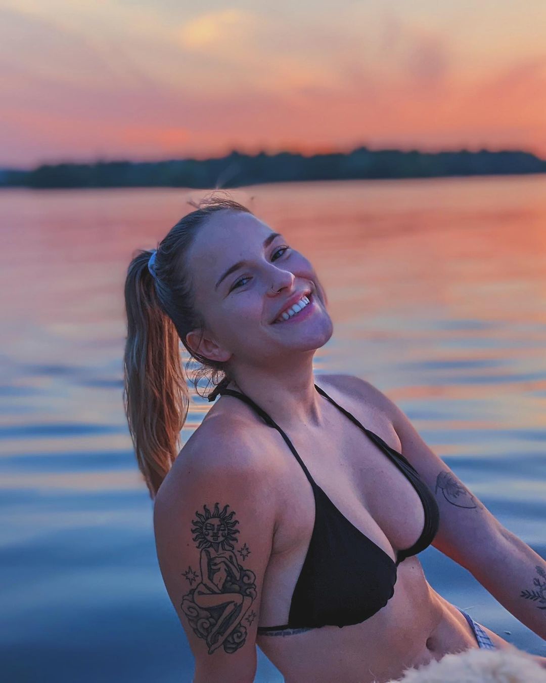 sunset : realbikinis