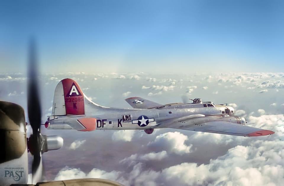 B17 Flying Fortress “Yankee Belle” of the 91st Bomb Group in flight