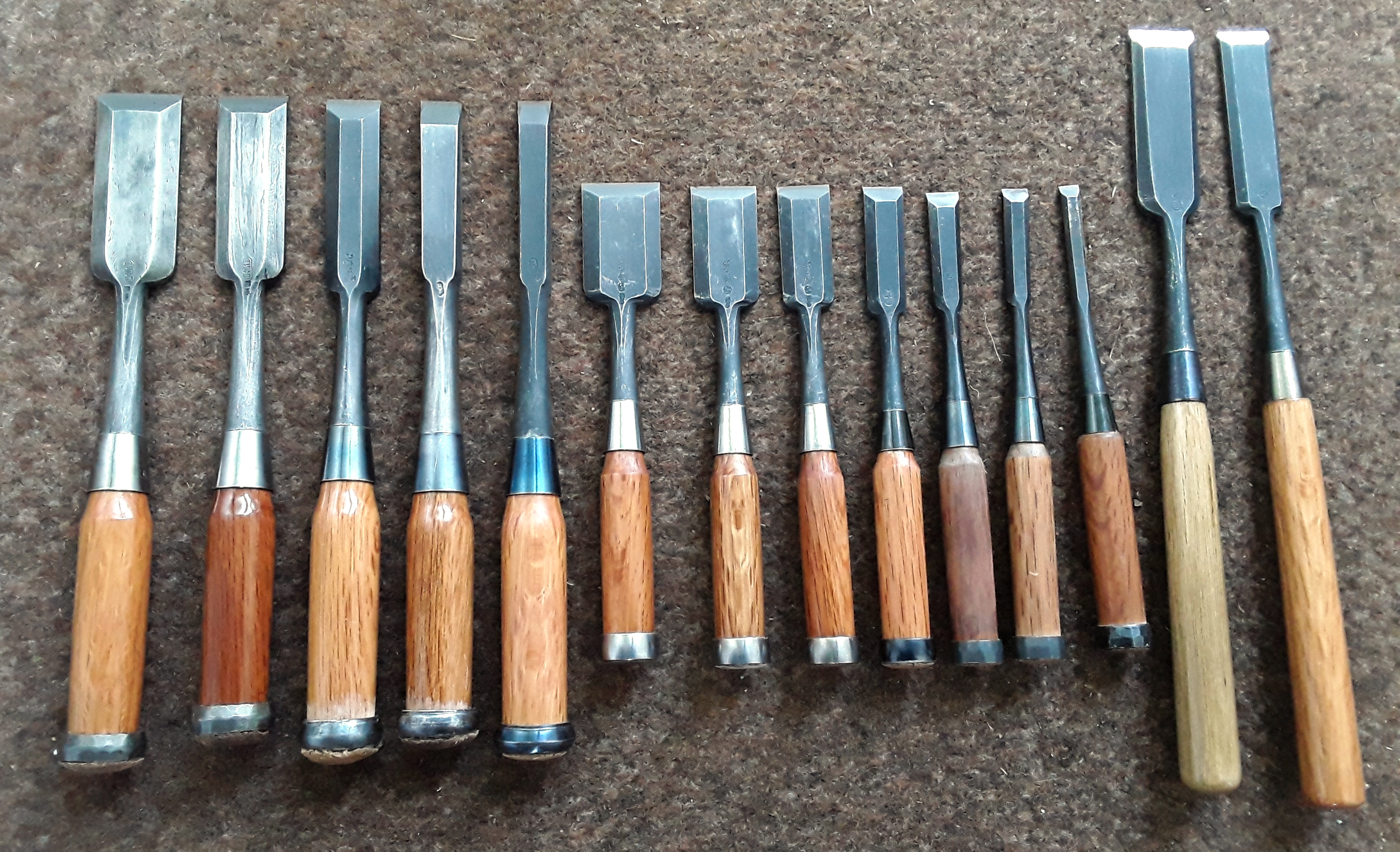 My modest collection of Japanese chisels. r/handtools