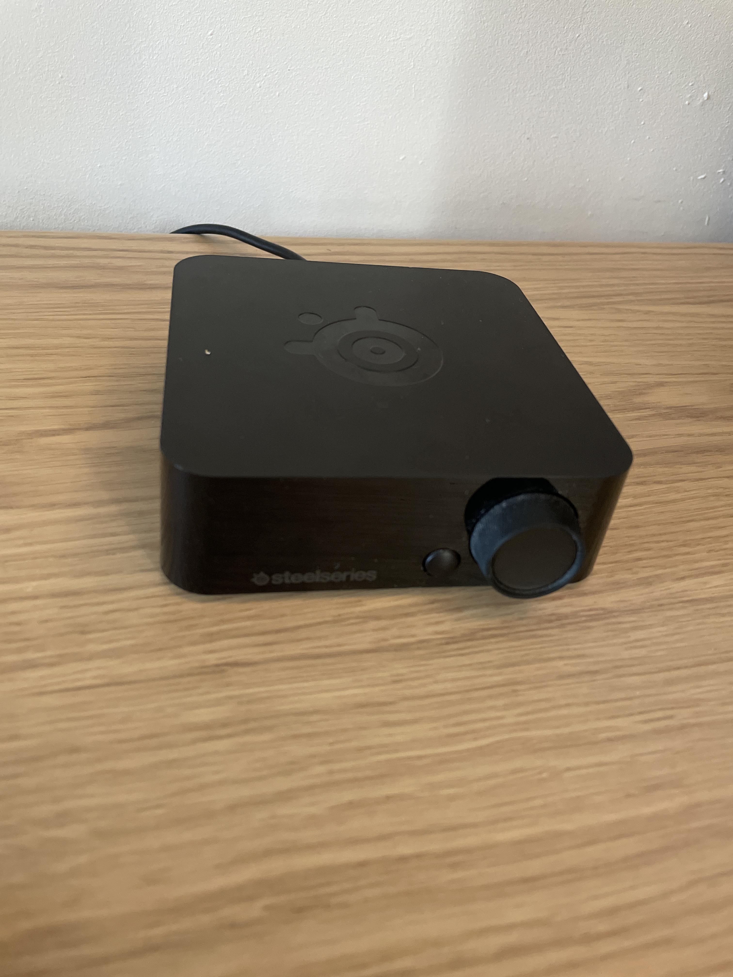 My arctis pro wireless Bluetooth receiver isn’t turning on, the headset