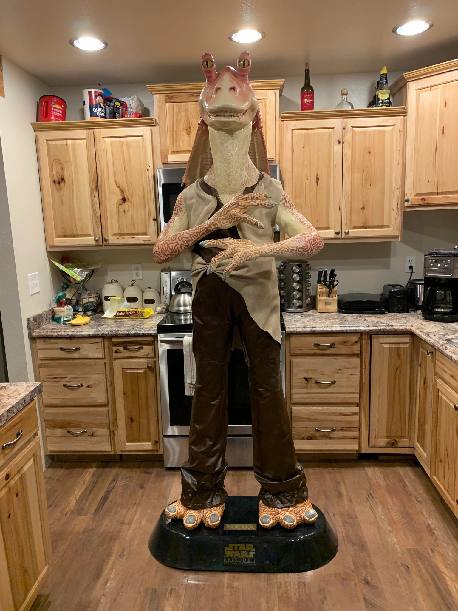 Imagine going for a snack and this 7ft tall Jar Jar Binks statue is