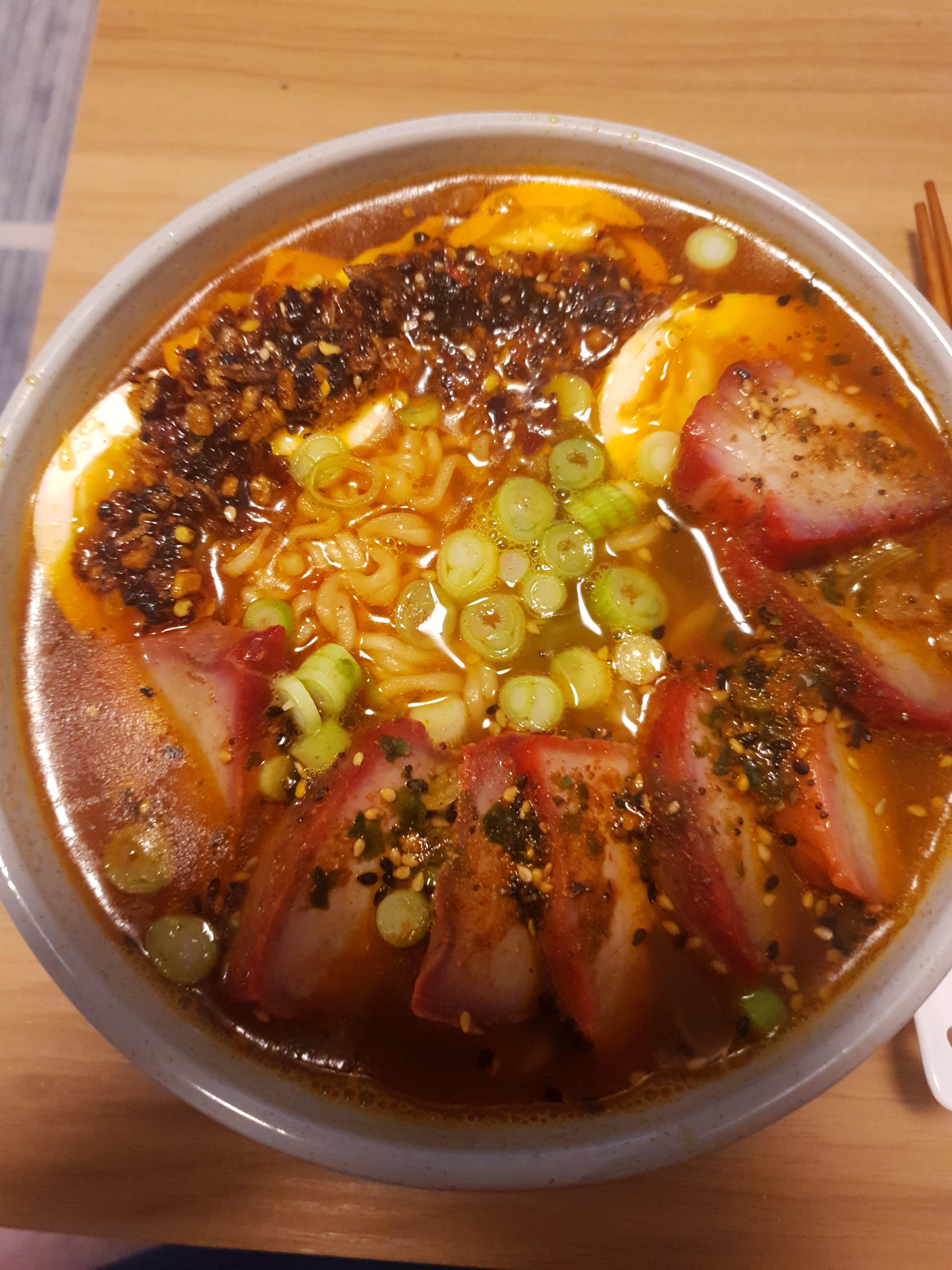 Shin Ramyun / Char Siu / Egg / Super Crispy Chili Oil / Shallots ramen