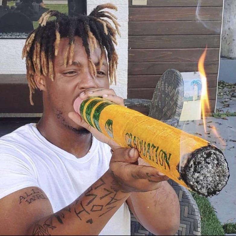 juice wrld smoking the big ass pencil r/JuiceWRLD