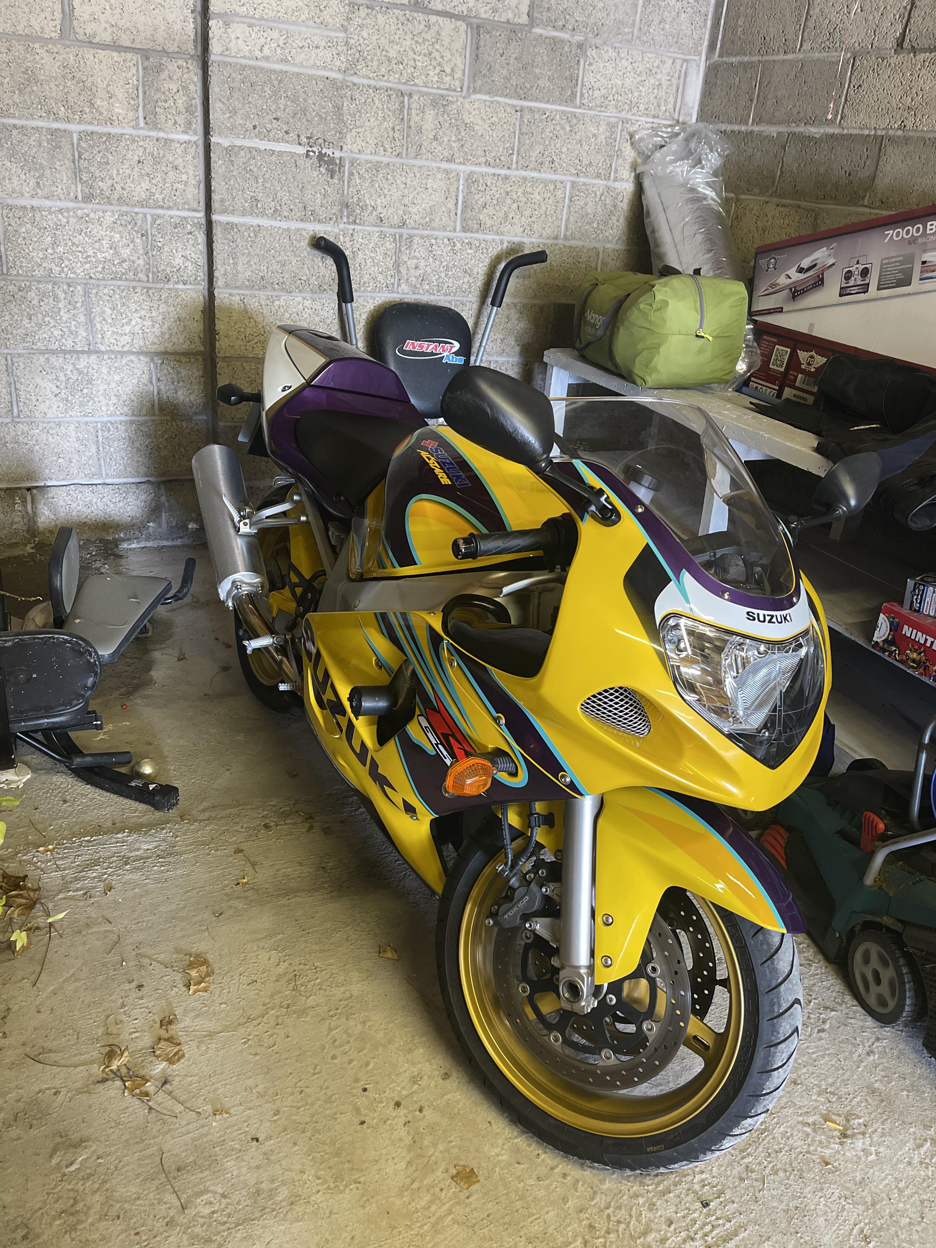 166 best GSXR 600 images on Pholder GSXR, Bikesgonewild and Motorcycles