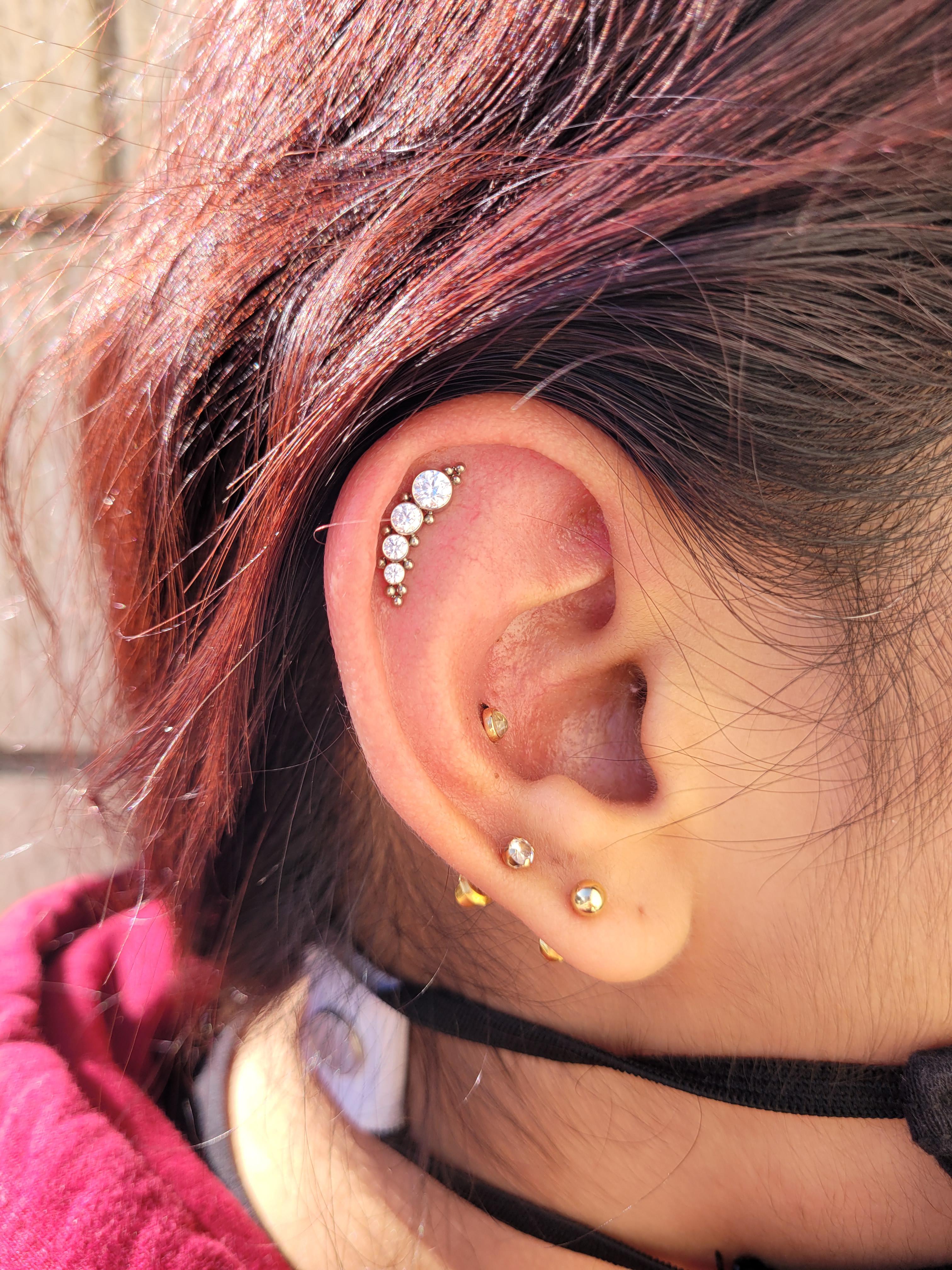 Got my helix pierced today. : r/piercing