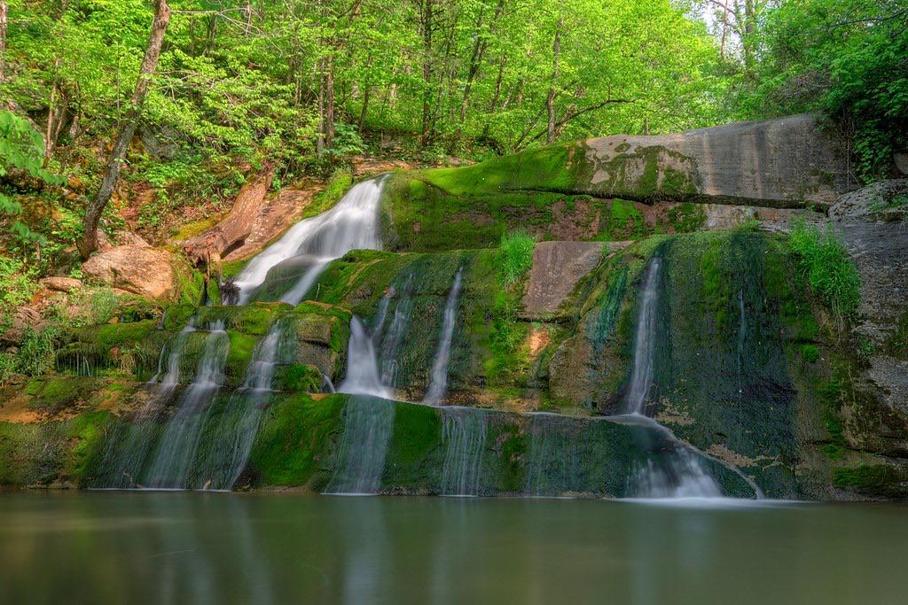 Joe Mill Falls, located in Thorn Hill (Grainger County) r/Tennessee