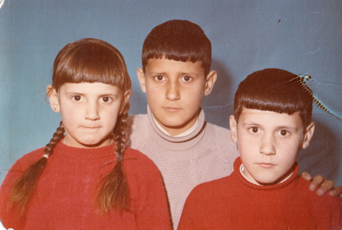 Hi! Can someone fix and make clearer this old photo? Thank you very