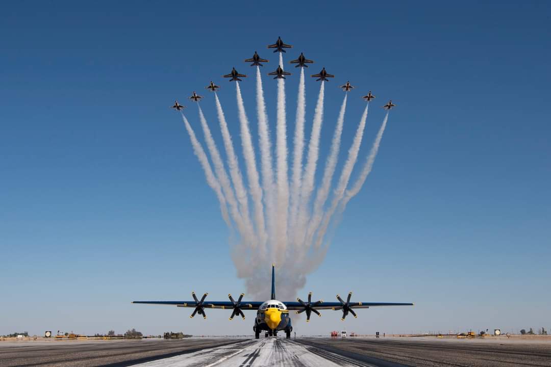 The USN blue Angels and the USAF Thunderbirds new Super Delta formation