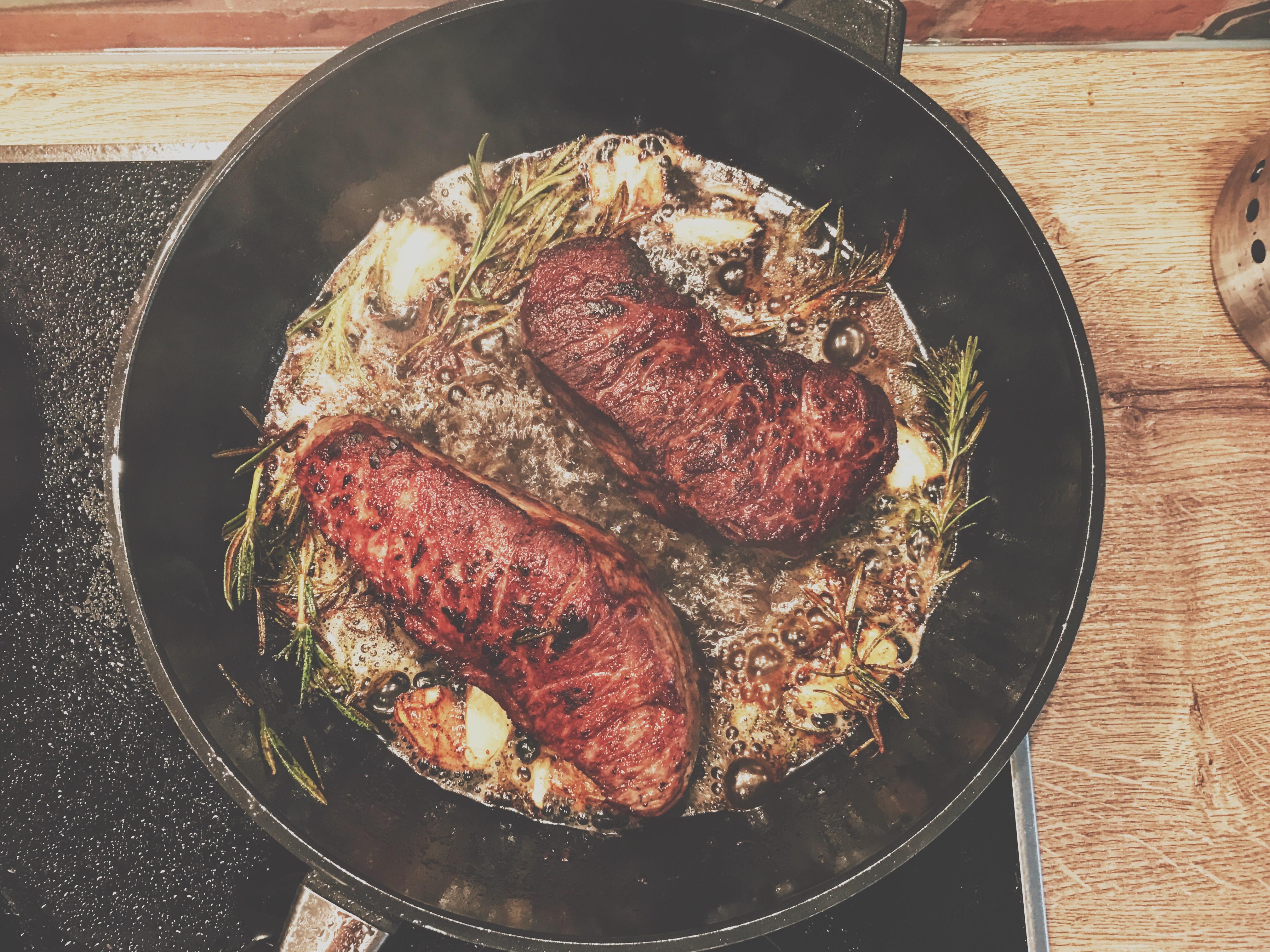 [homemade] Sirloin steaks with garlic and rosemary r/food