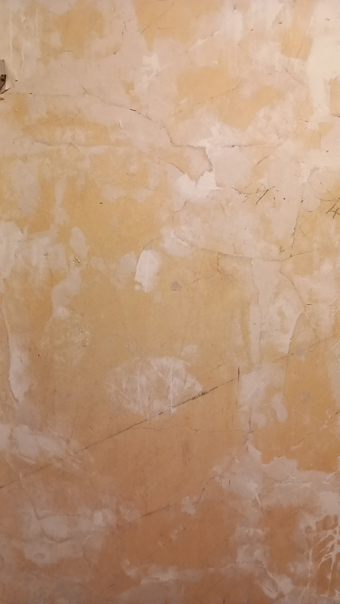 Blue grit/tape before plastering r/DIYUK