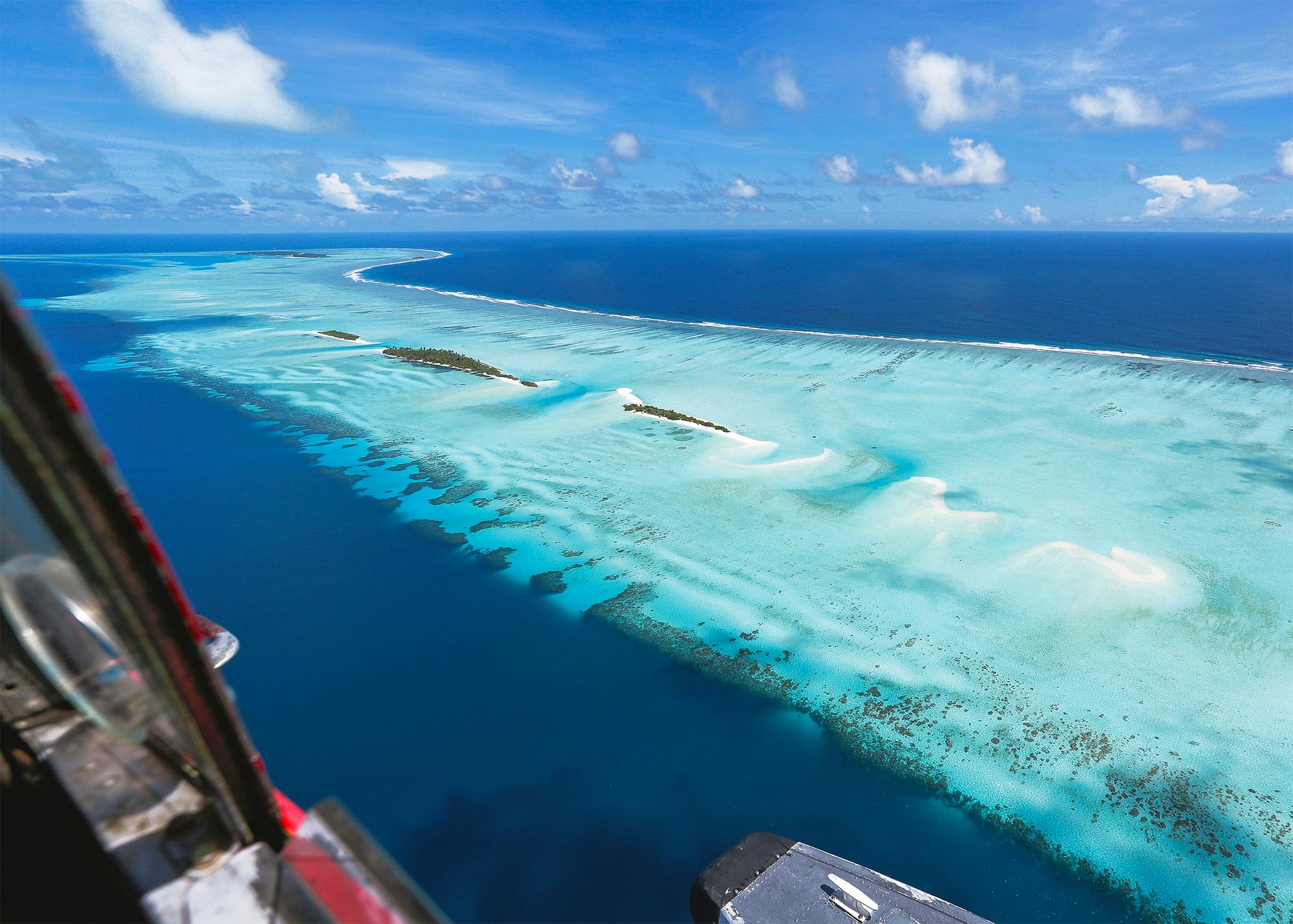 Maldive Islands, Meemu Atoll [2000x1429][OC] : r/AerialPorn