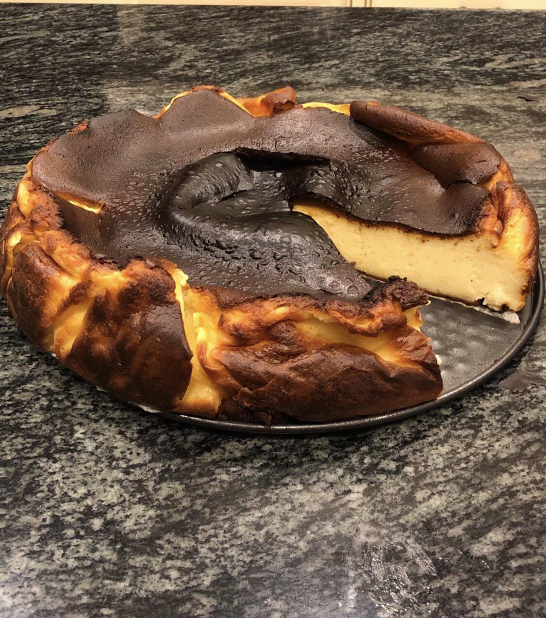 wanted to share the basque burnt cheesecake i made. r/Baking
