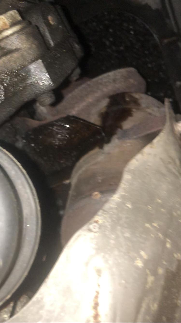 2012 chevy sonic leak and small smoke : r/autorepair