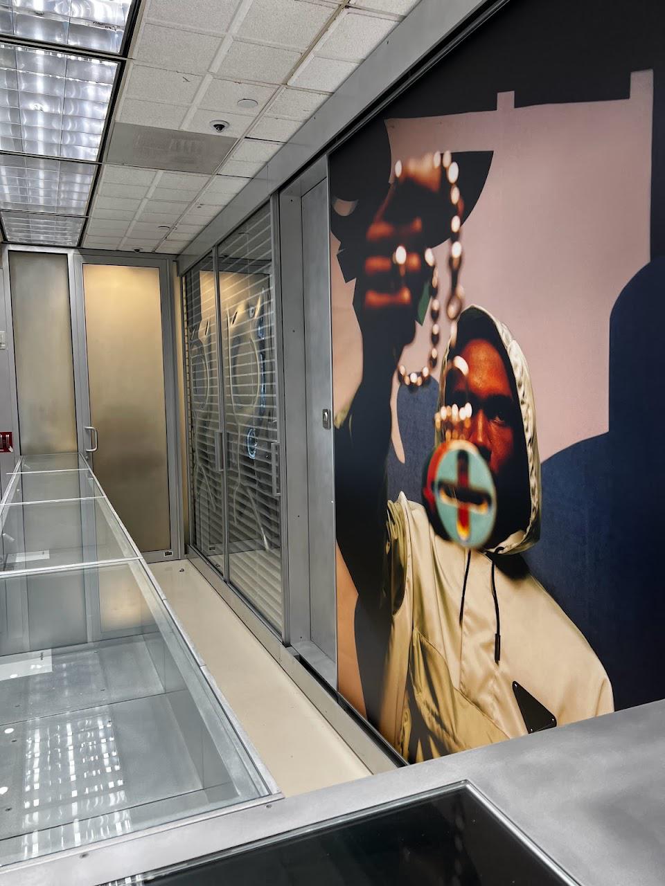 Visited NY recently and stopped by the Homer store just to see it