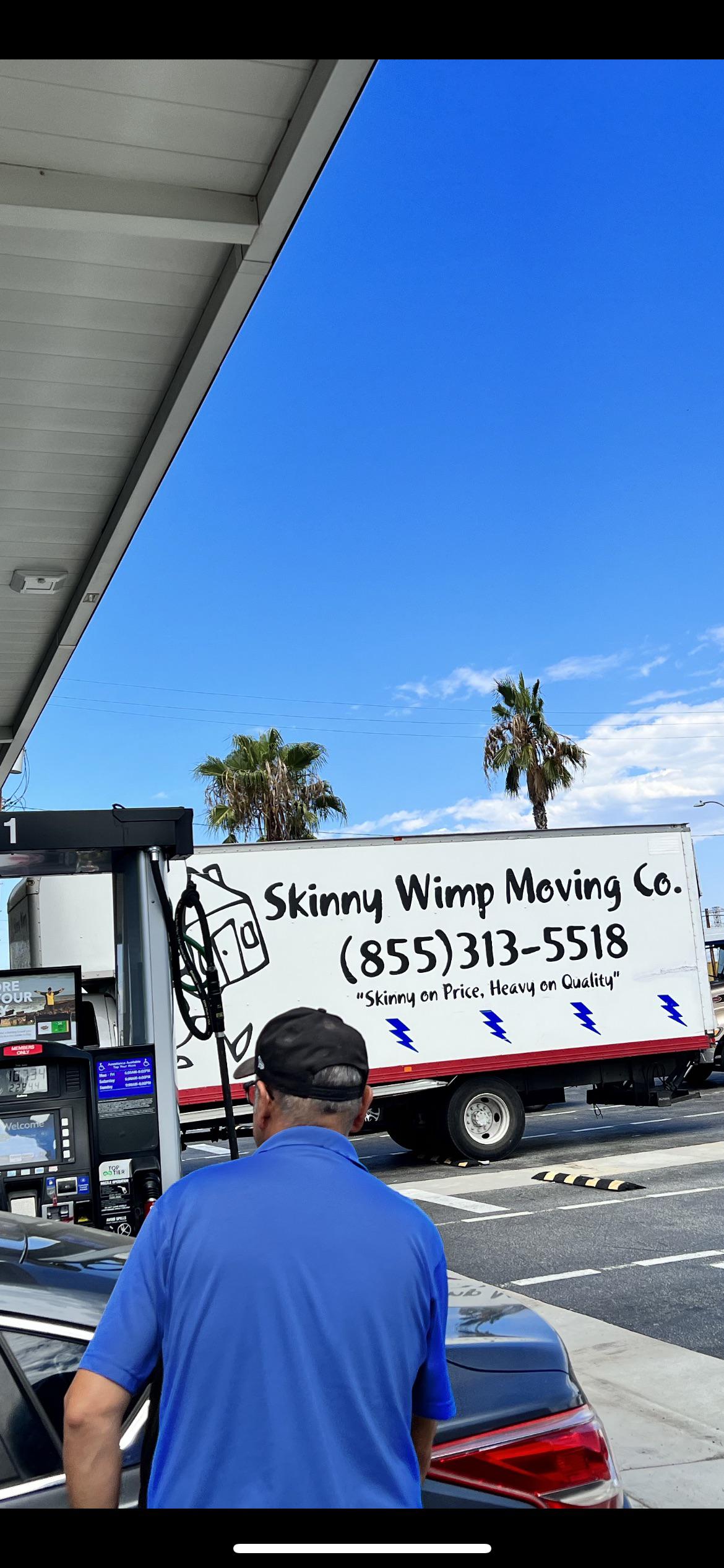 (Oc) Who owns and drives this box truck? r/regularcarreviews