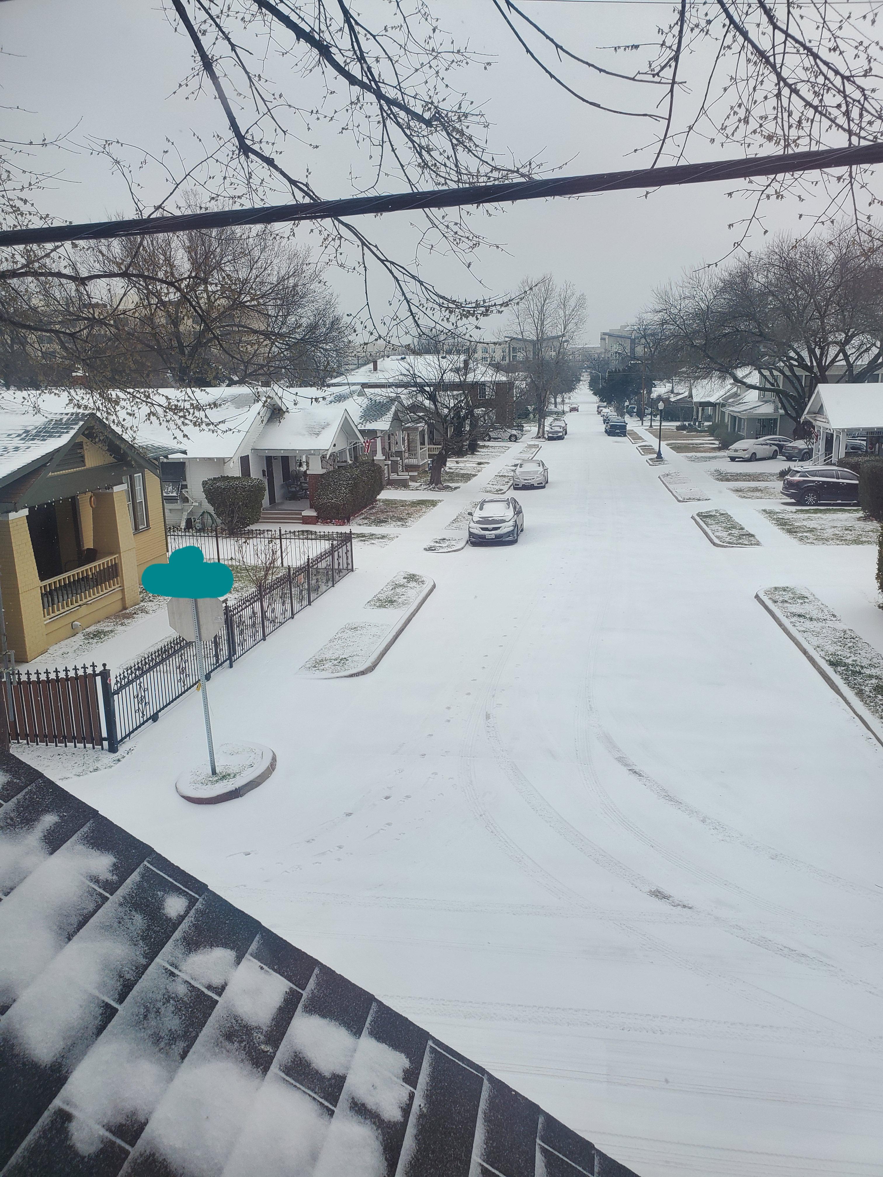 It's snowing in Fort Worth, TX! Hopefully no one is out driving in this