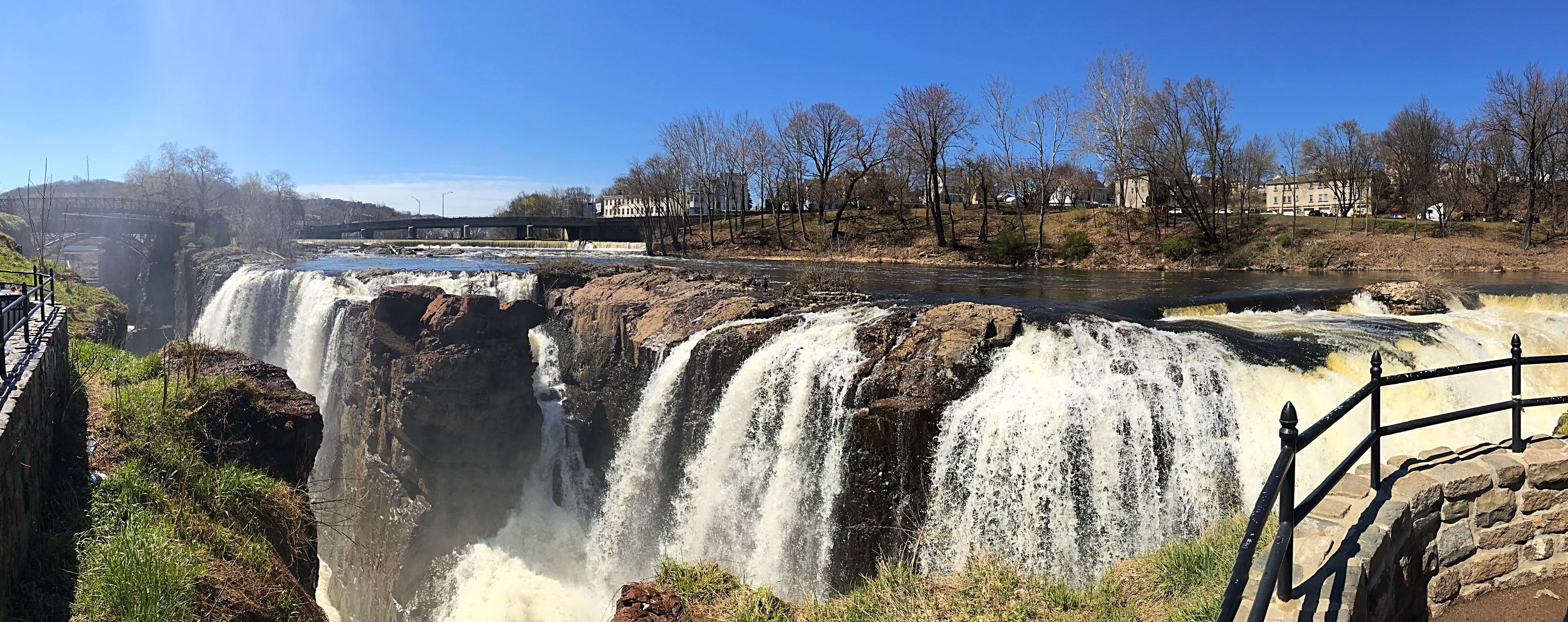 A picture I took a while back of the Paterson Great Falls r/newjersey