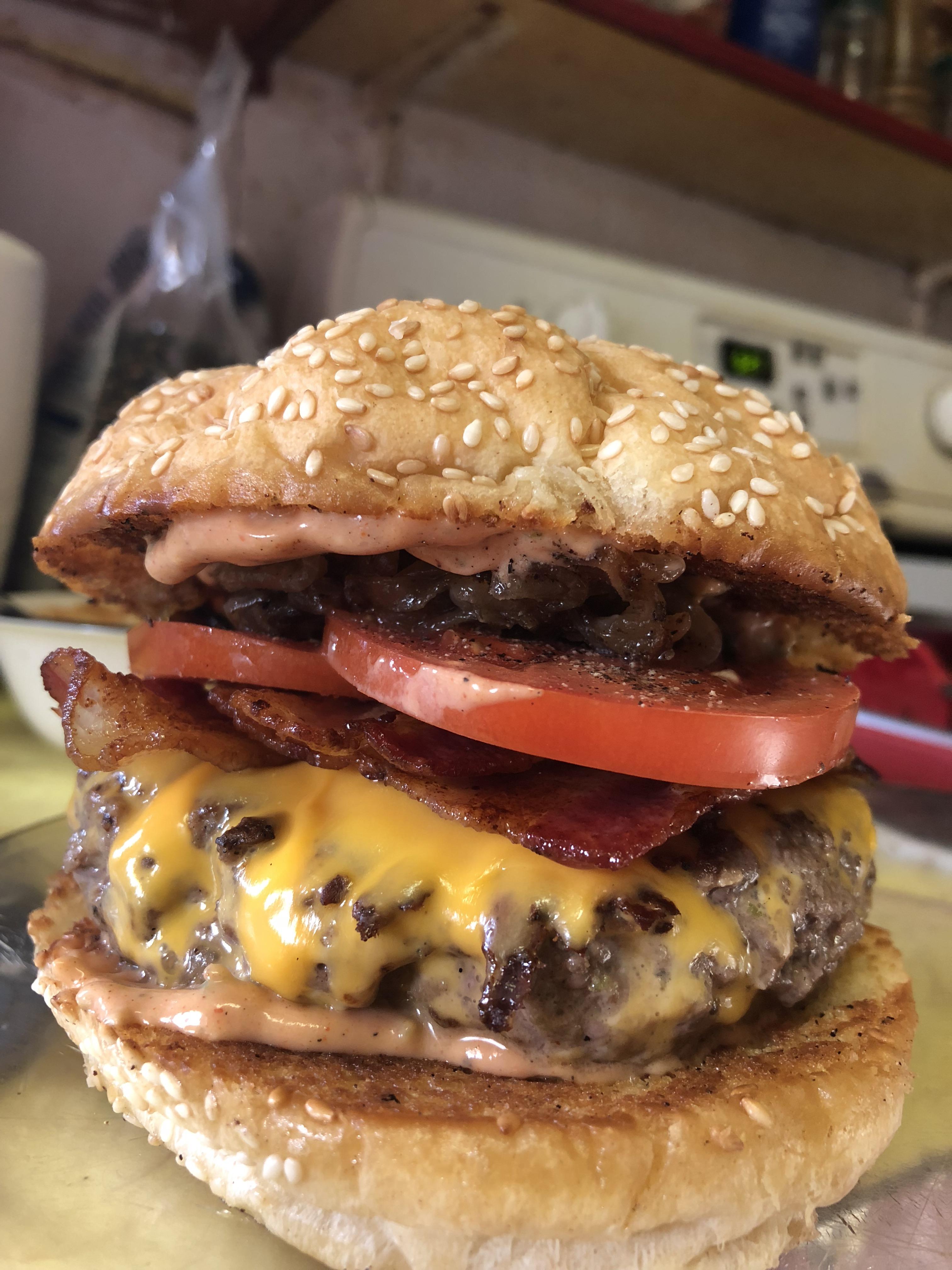 [Homemade] bacon cheeseburger r/food