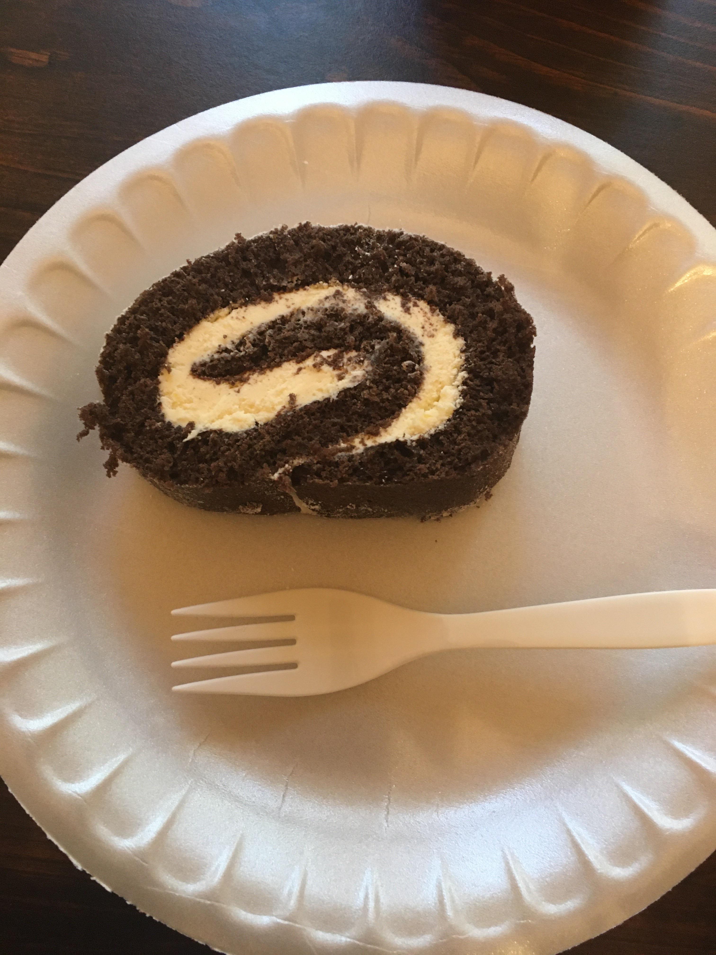 Calories for this chocolate cake roll with cream cheese? r/caloriecount