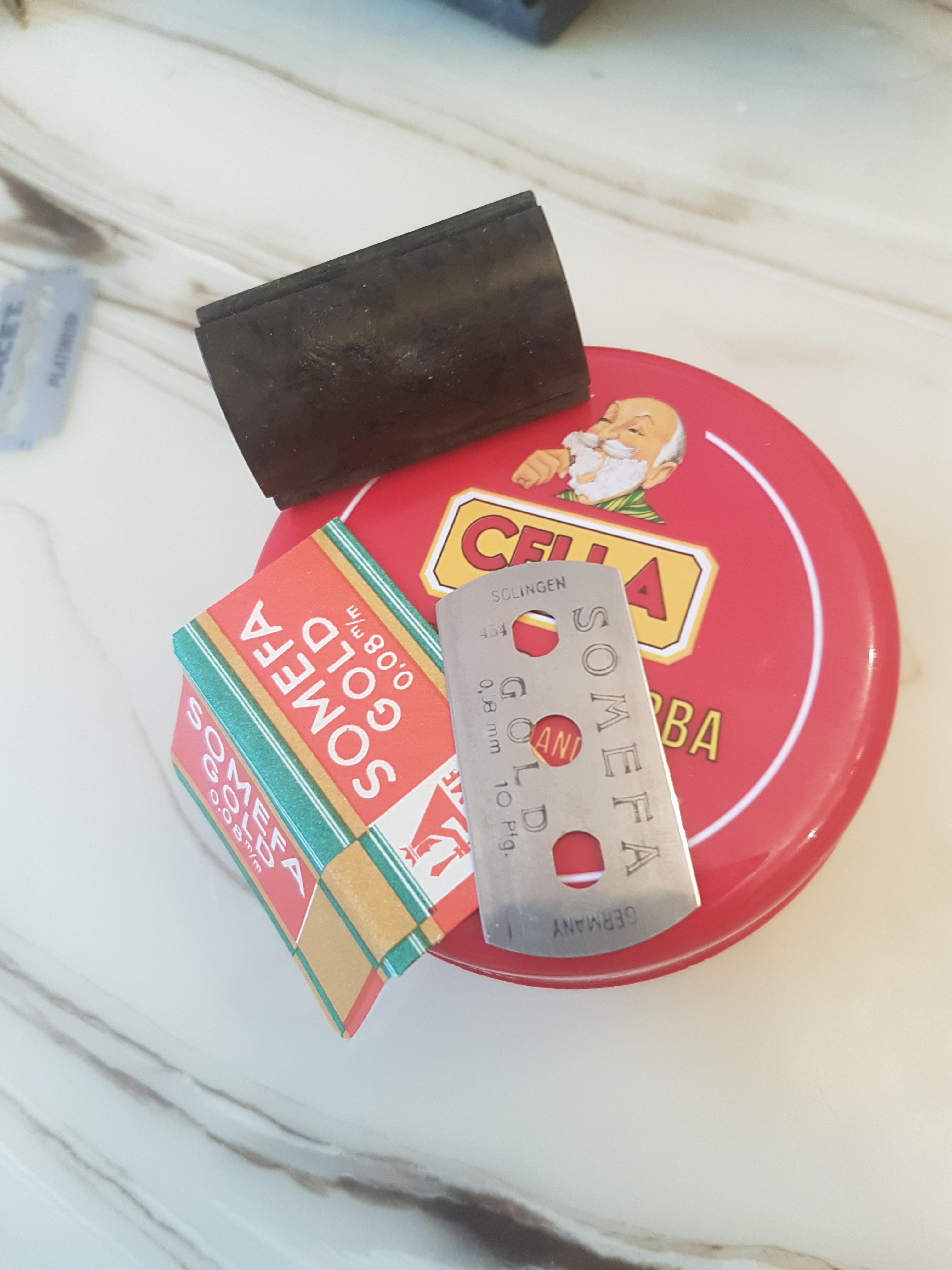 Trying a WWII 3 hole razor blade r/wicked_edge