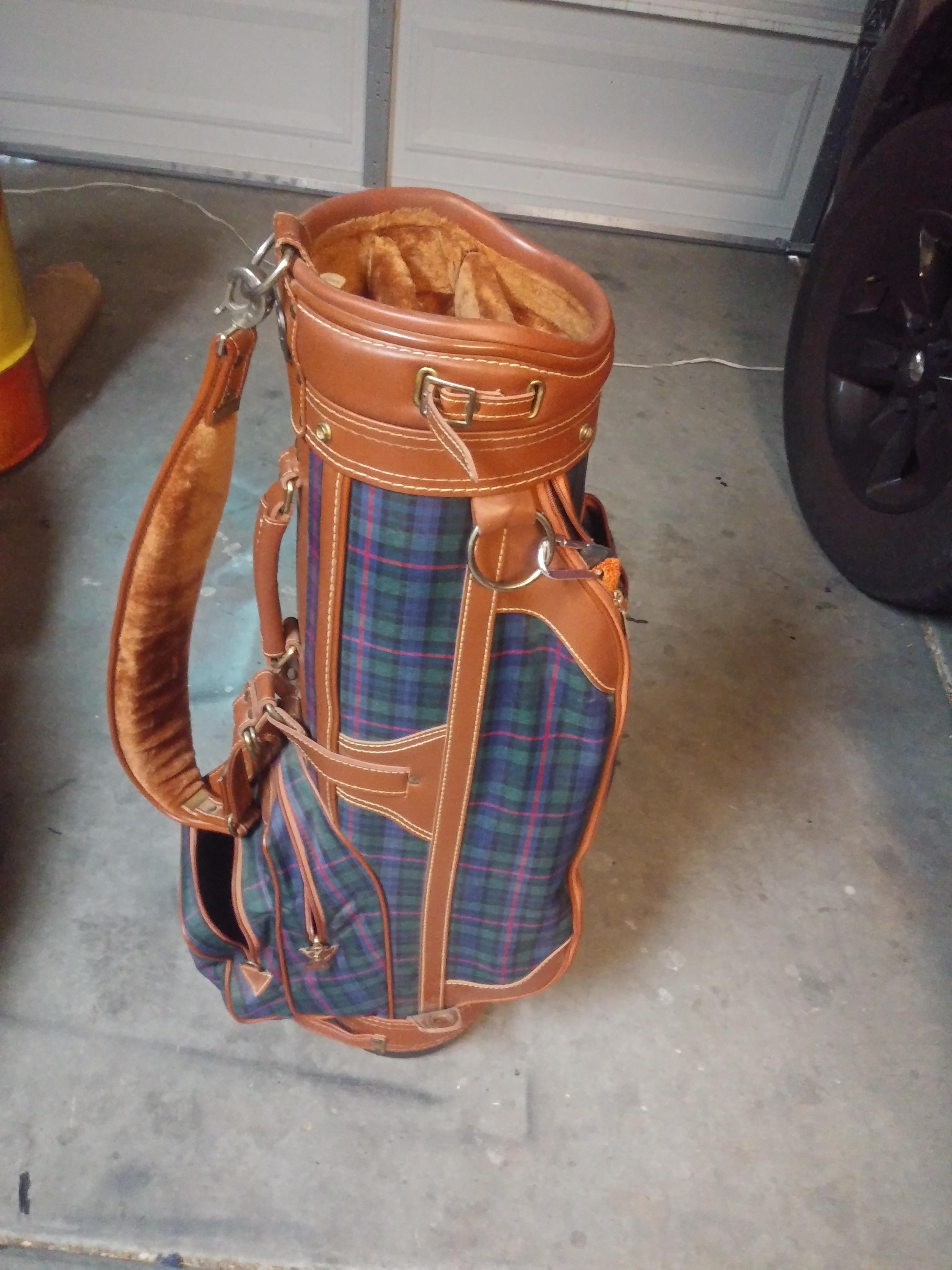 I was pretty excited to find this hardly used bag just just when I