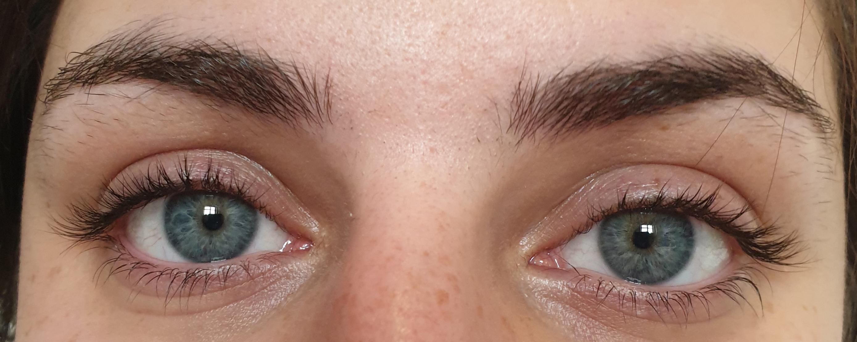 Growing out my eyebrows. Naturally blessed with a Frida Kahlo look