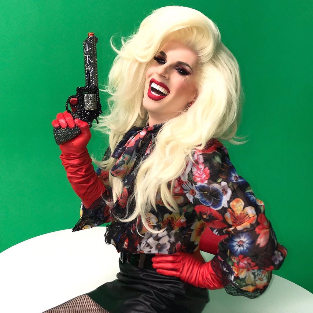 Katya looking so wrong yet so RIGHT rupaulsdragrace