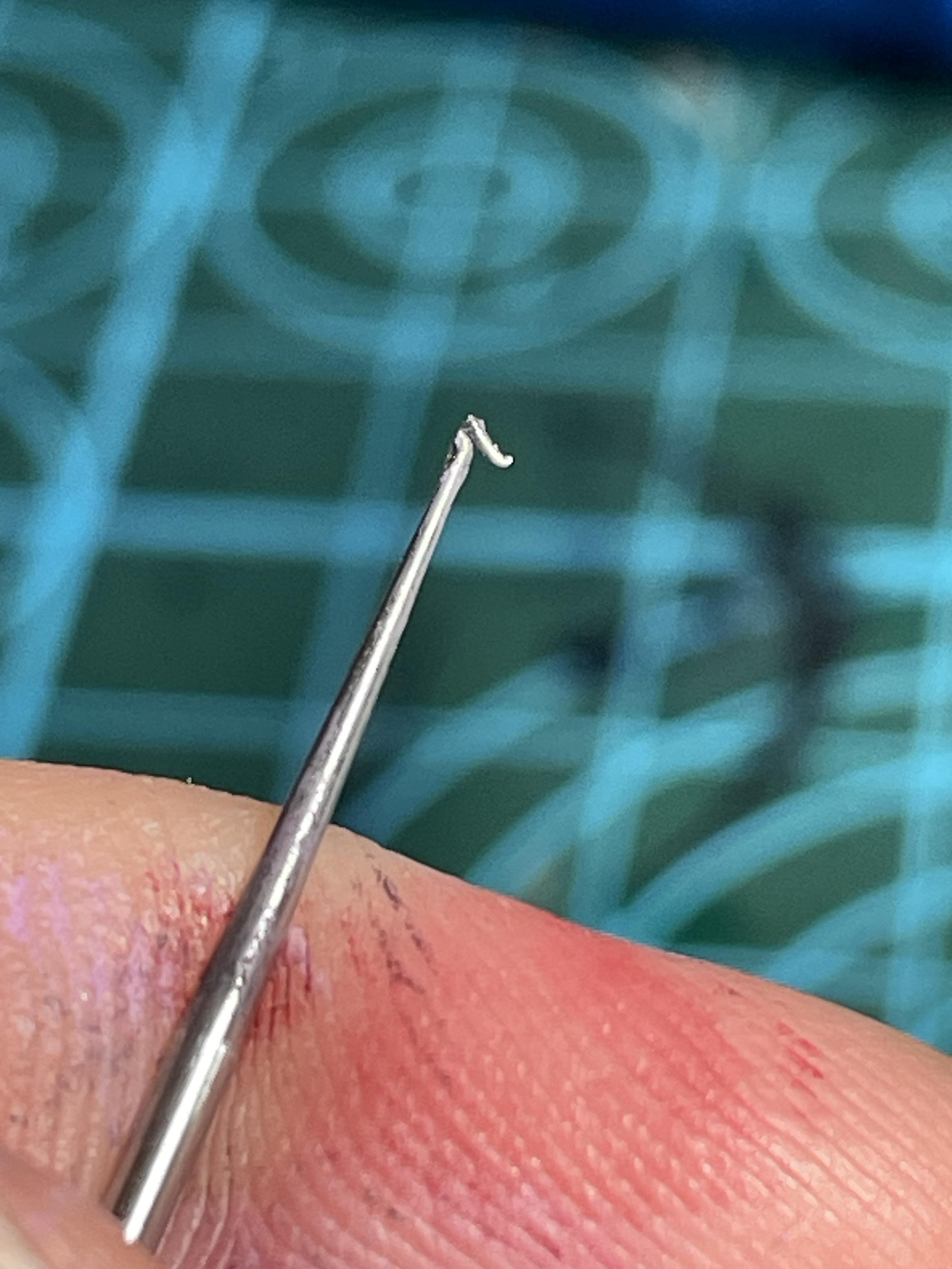 Airbrush needle is like this what should I do? r/Warhammer40k