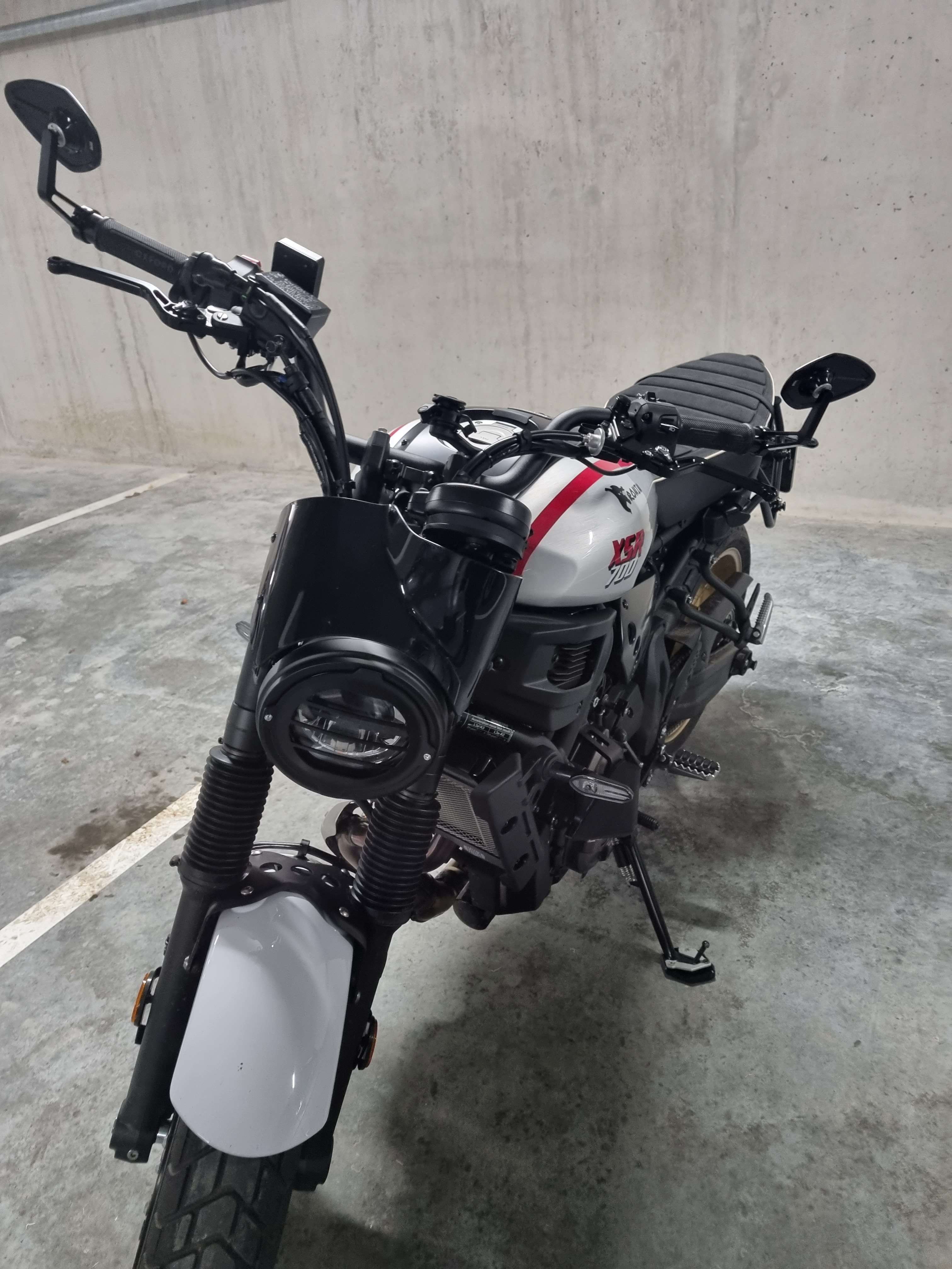 Got my new '22 XSR Xtribute last week. Changed the bars to the standard