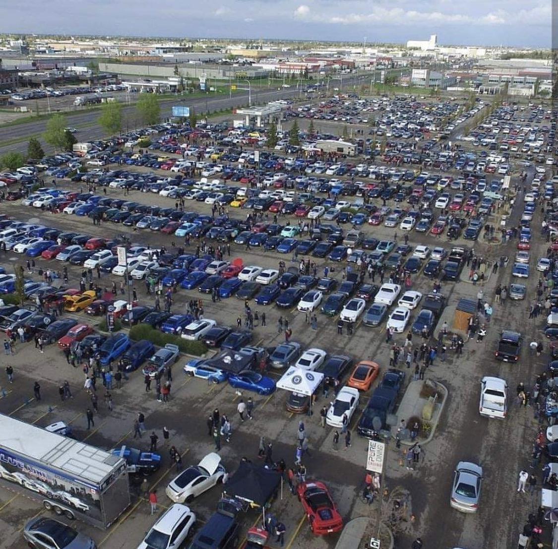 Edmonton keeping car culture alive since forever! This is why I love