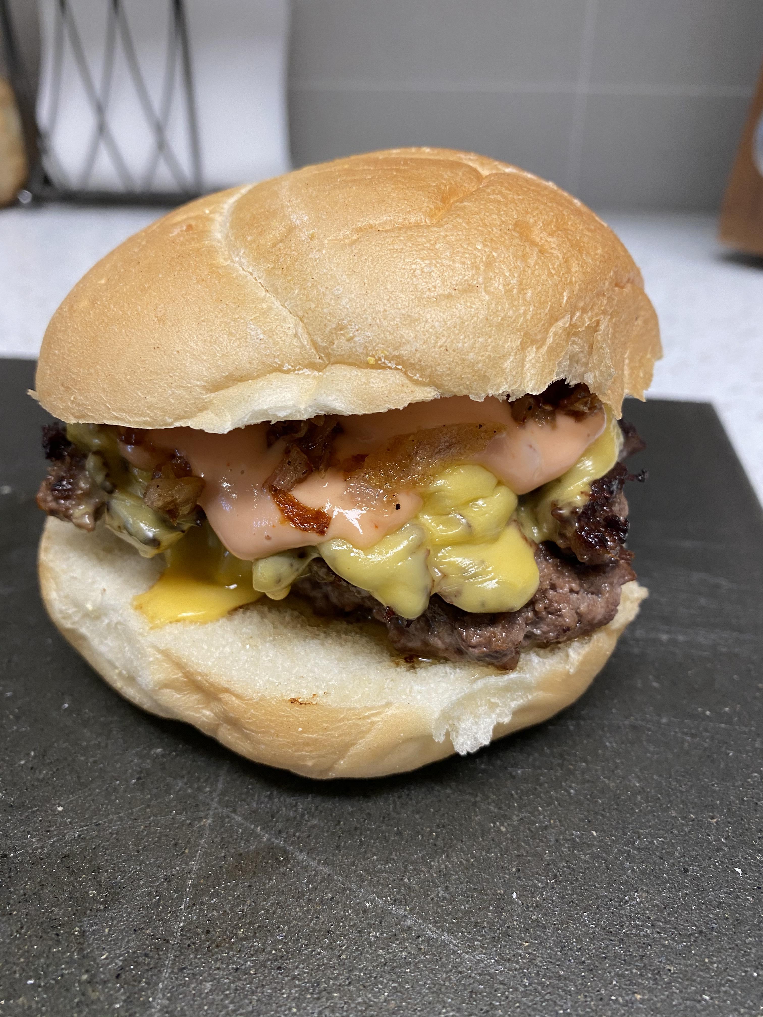 Crispy shallot and Mac sauce burger. r/burgers