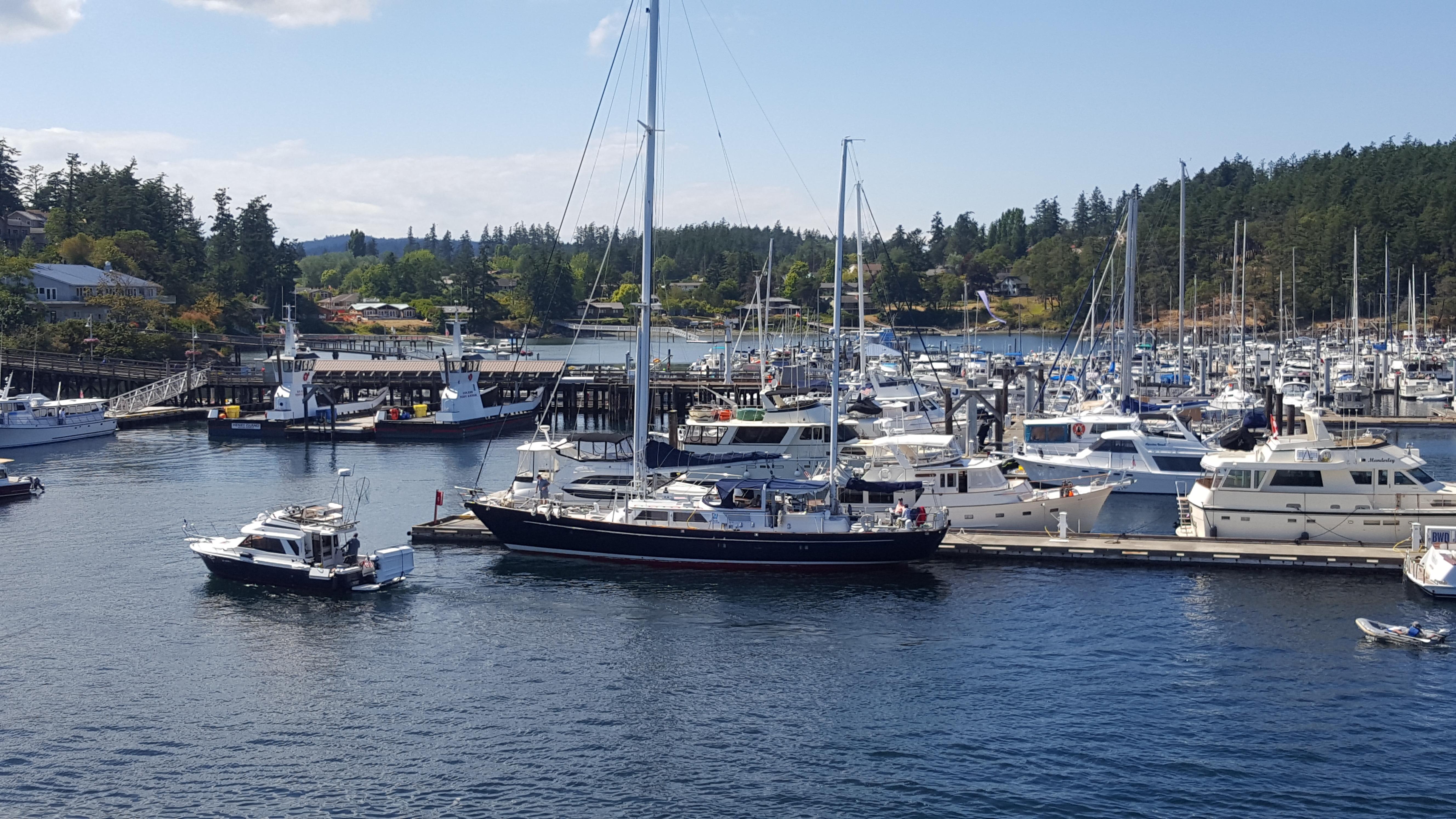 Can you help me identify this boat? (Friday Harbor, WA) r/sailing