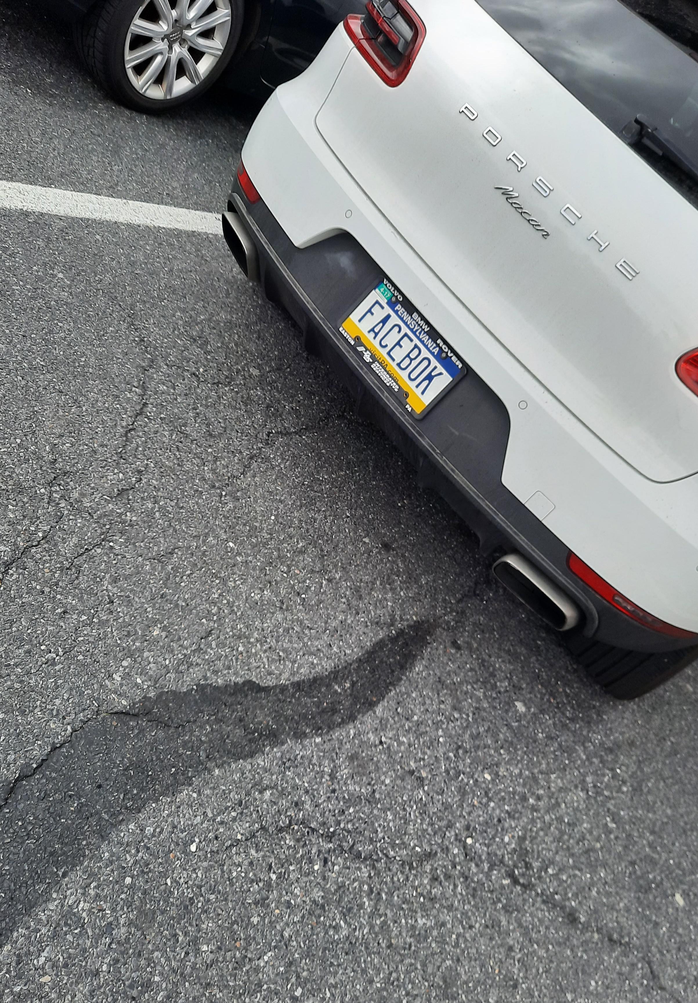 I've seen some creative license plate names/ numbers, but THIS... r