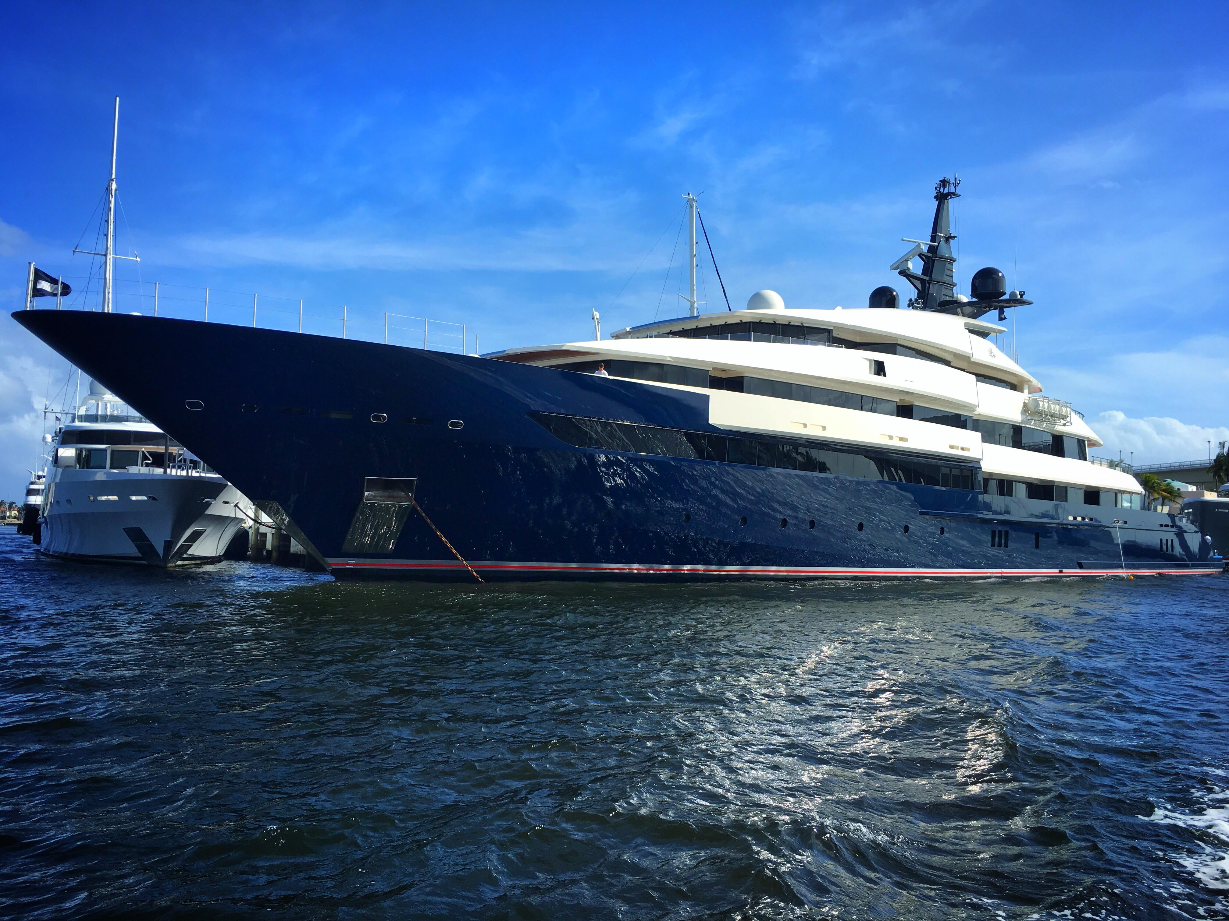 Stephen Spielberg’s yacht docked not far from my house (Florida). r/pics