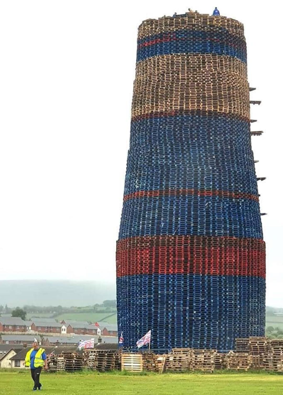 This pallet bonfire in Northern Ireland r/AbsoluteUnits