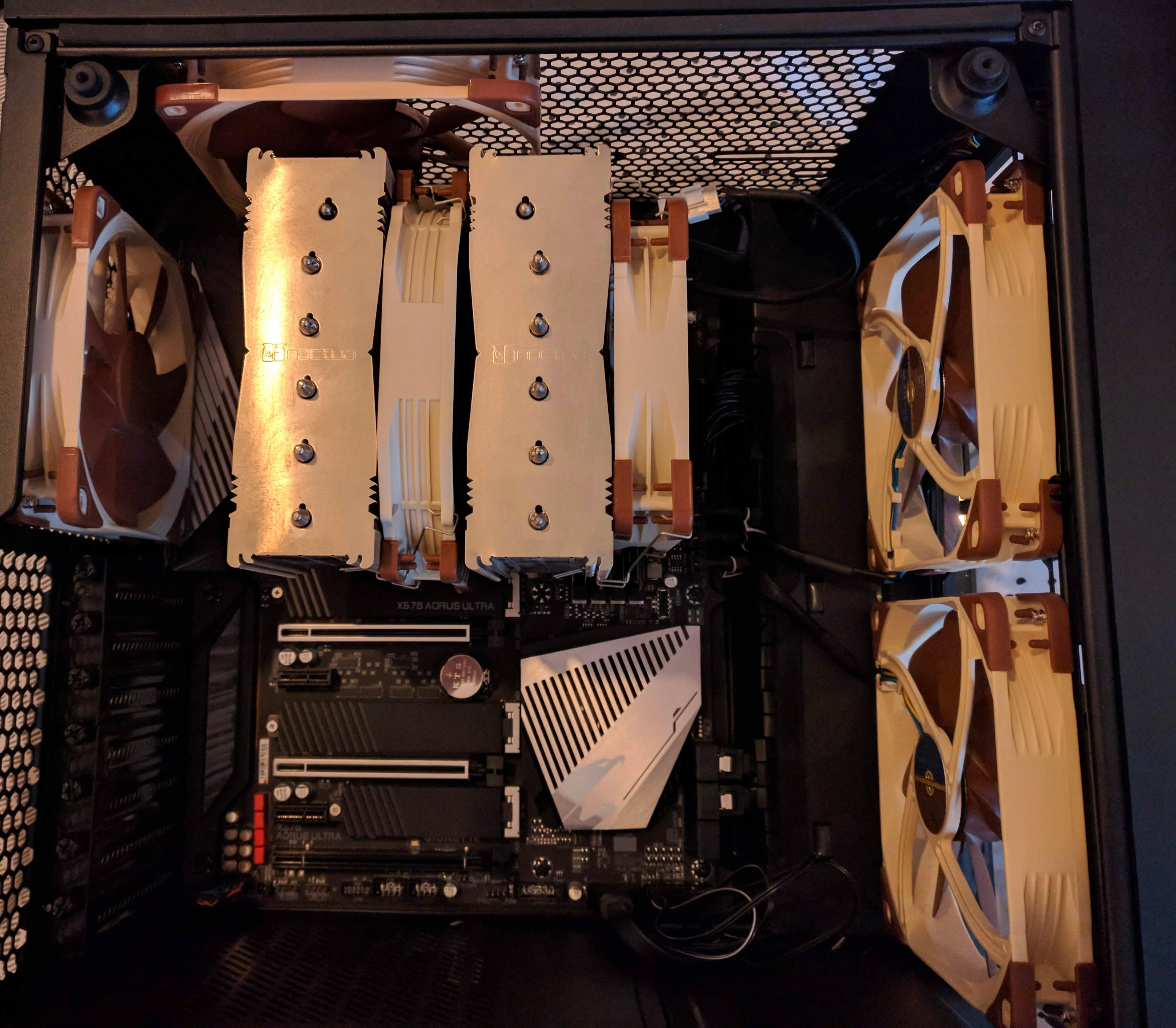 Ryzen build with Noctua D15s, 3 x NFA14, 2 x NFA12 in Meshify C case