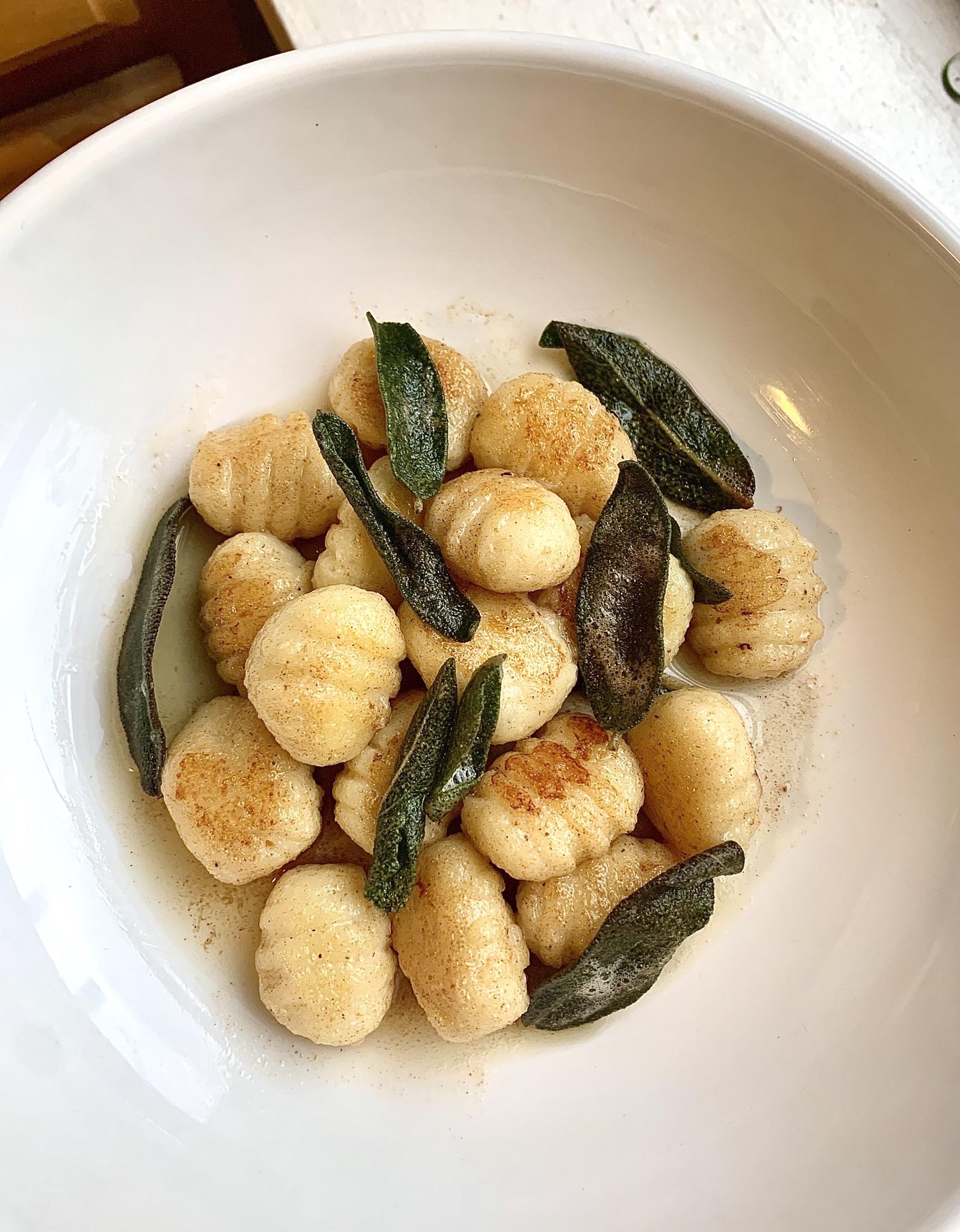 [Homemade] Ricotta Gnocchi with Brown Butter and Sage r/food