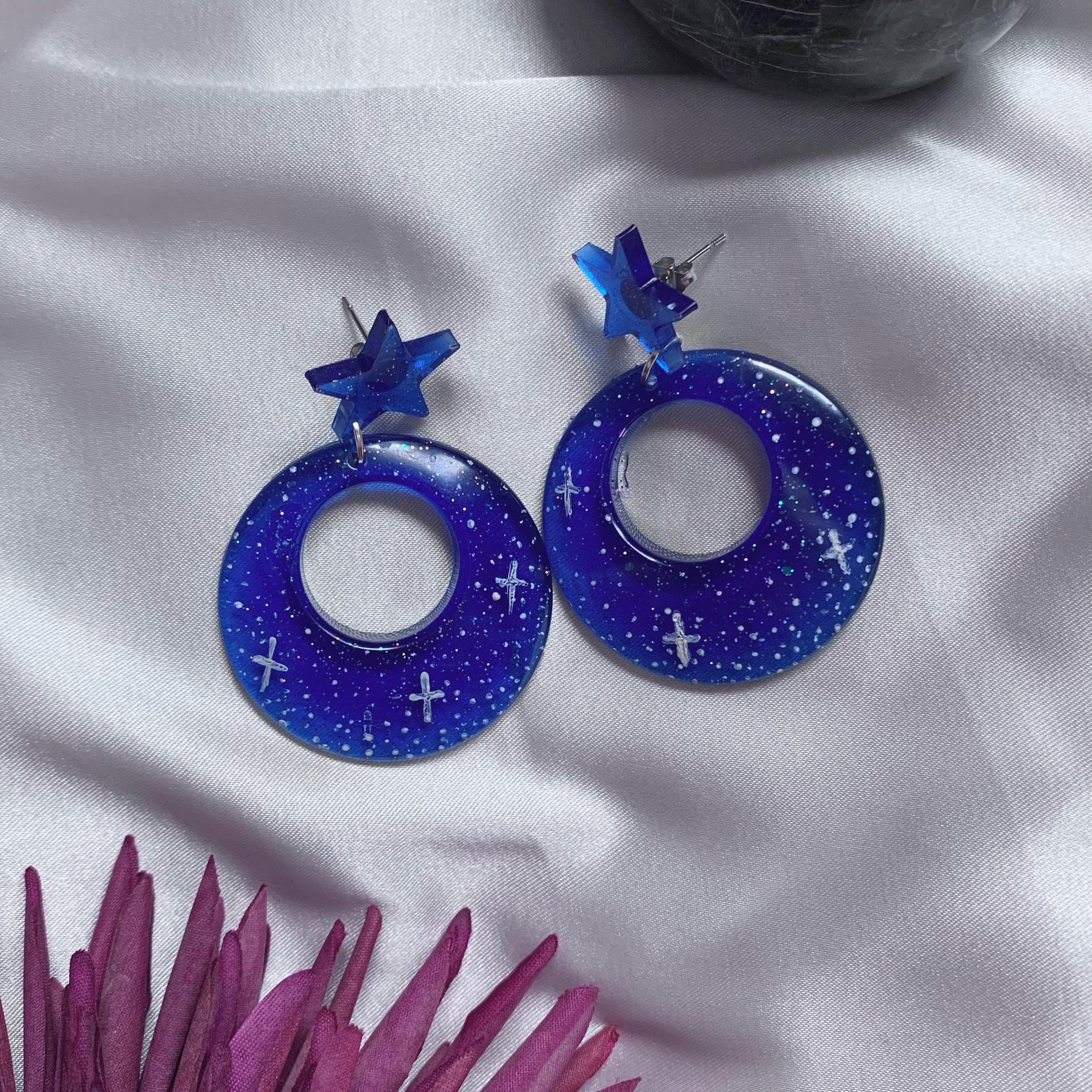 Resin painted earrings 🌌 🌌 🌌 r/somethingimade