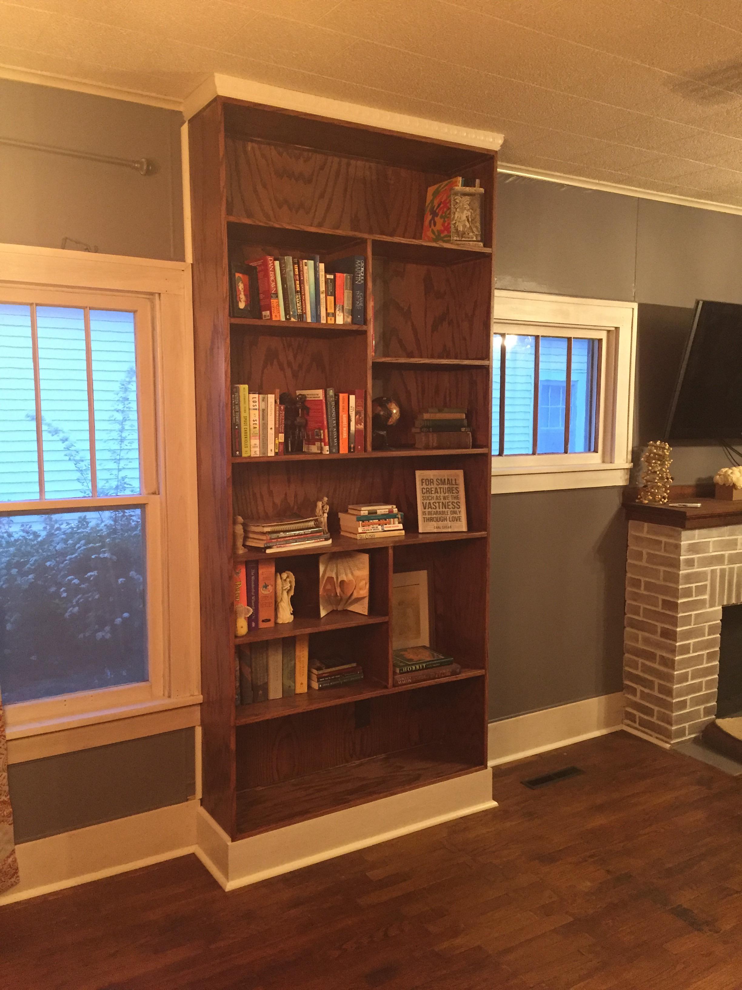 Plywood bookshelf built to fit. r/woodworking