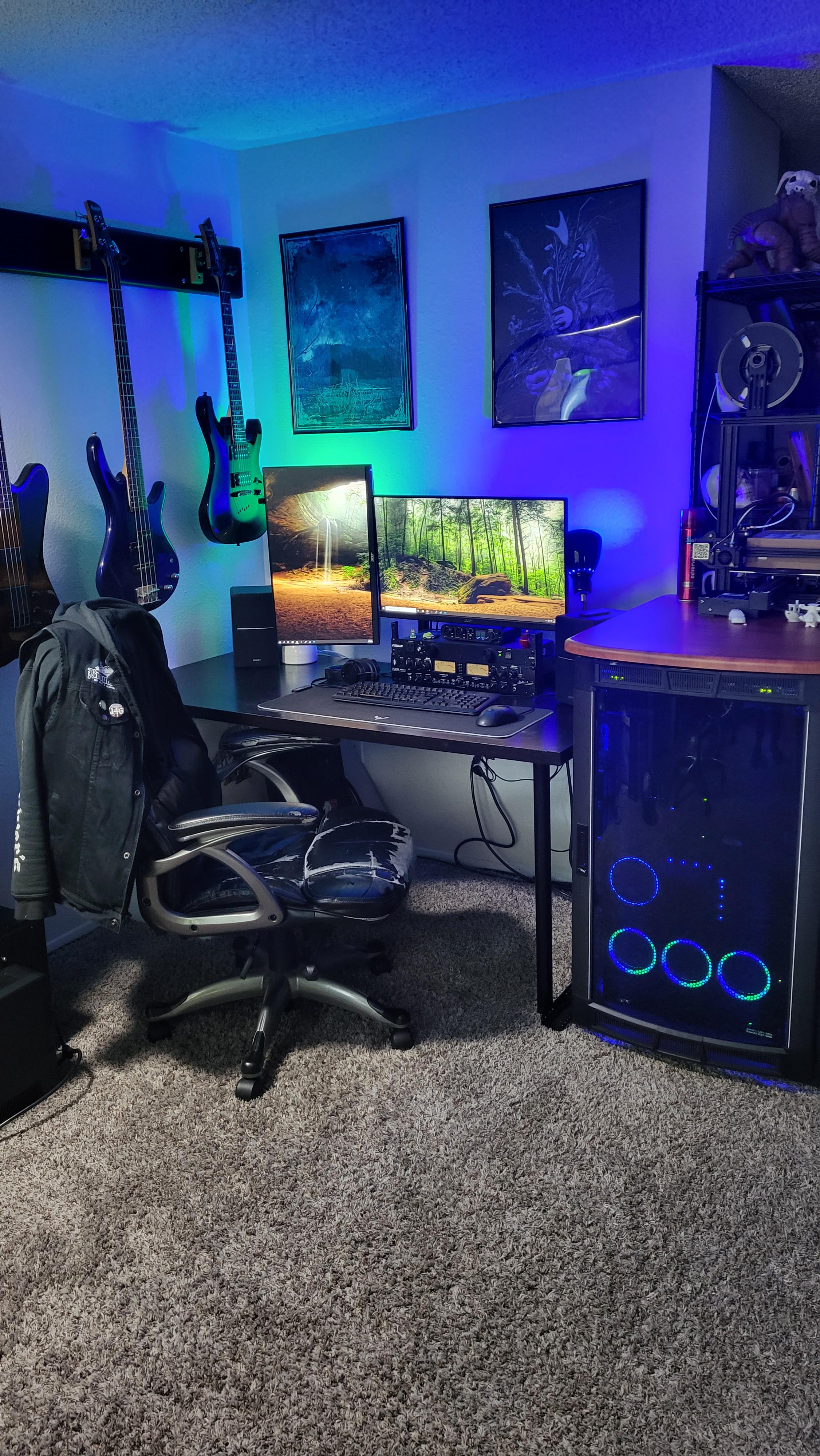 My Battlestation/Homelab/Music Workstation battlestations