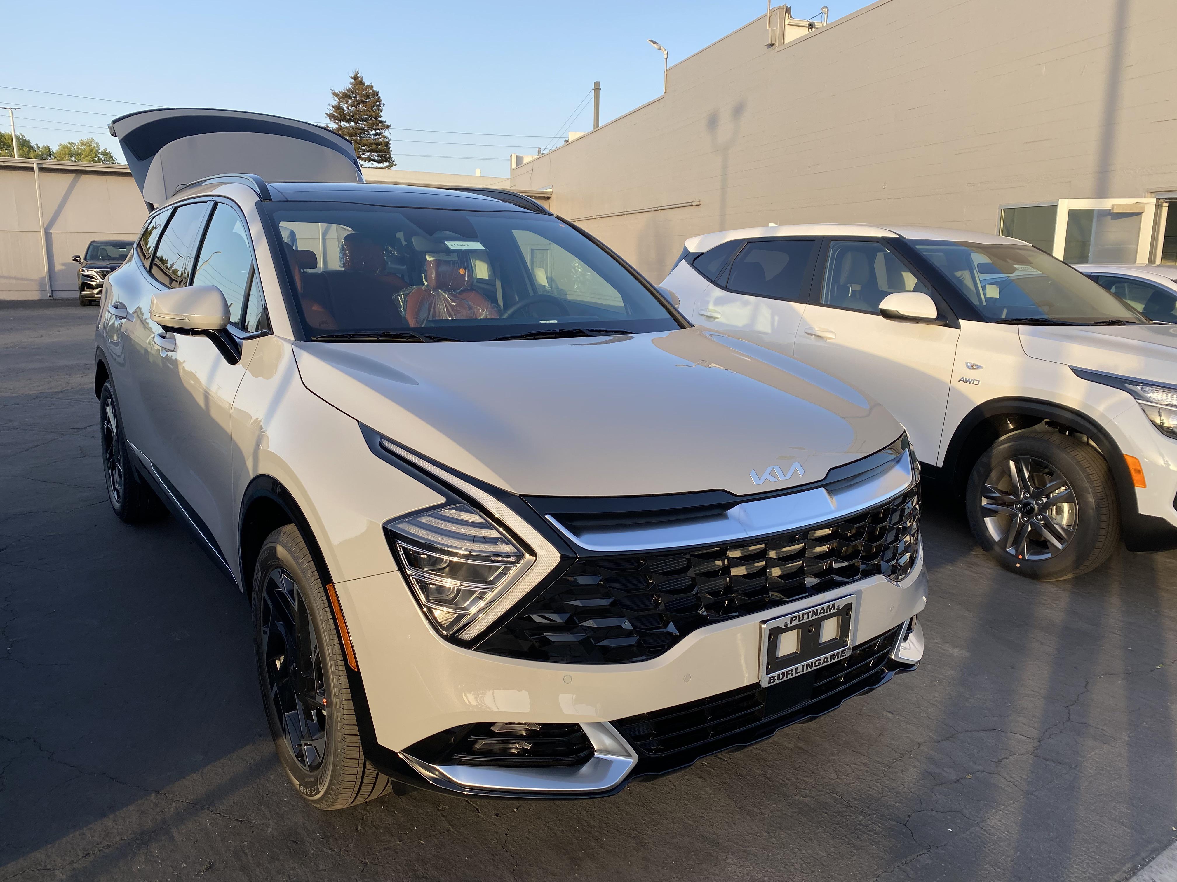 Got The 2023 Kia Sportage Sx Prestige Awd Finally In Wolf Gray With Carmine Red Interior Package Last Week In Bay Area! : R/Kia
