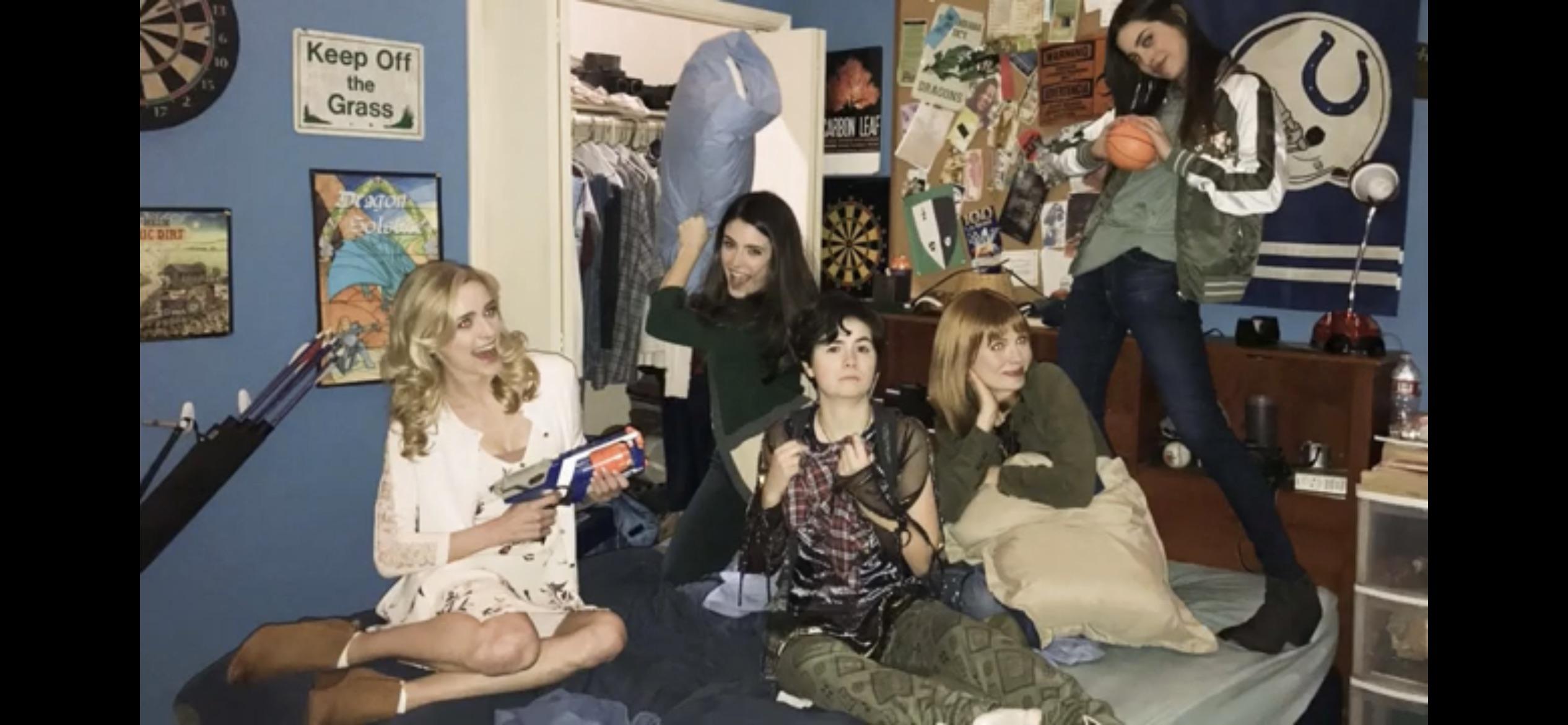 This is the coolest pic of all of Axl’s girlfriends! r/themiddle