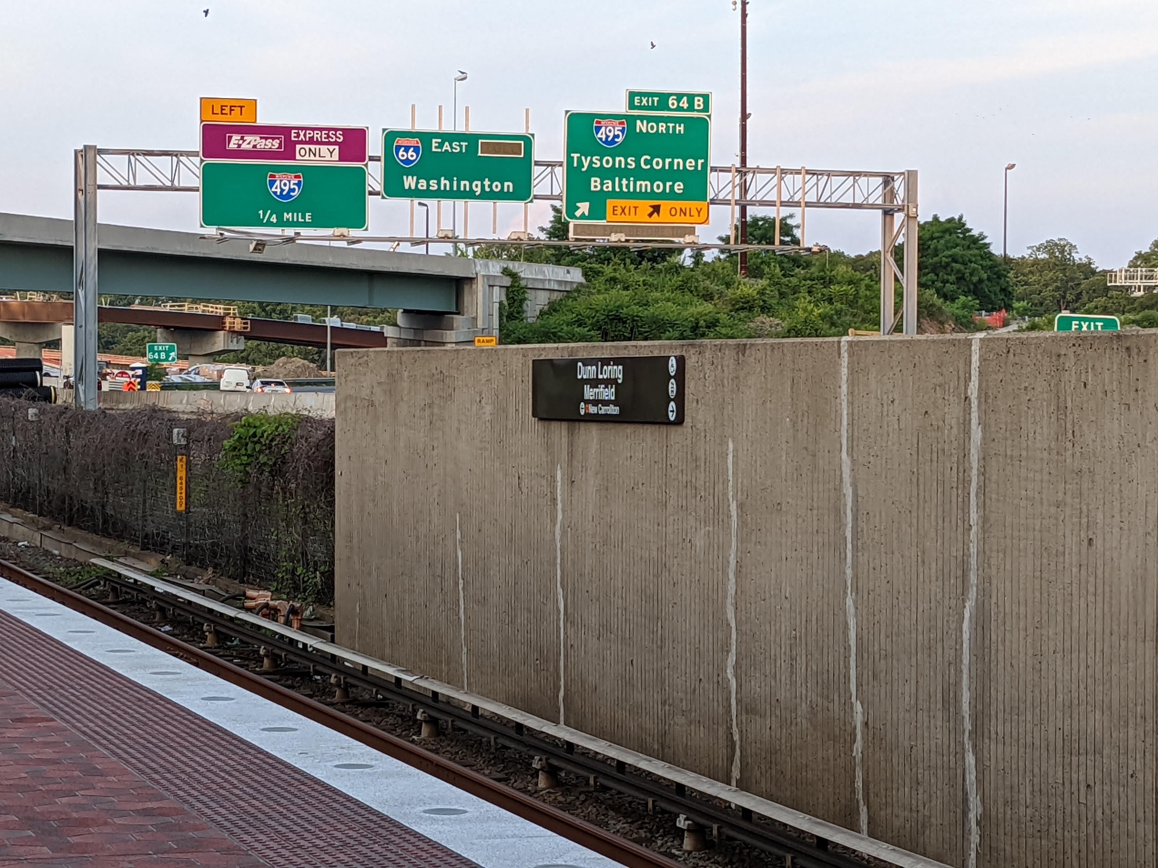 WFAT at Dunn LoringMerrifeld, DC Metro (Orange Line) r/WaitingForATrain