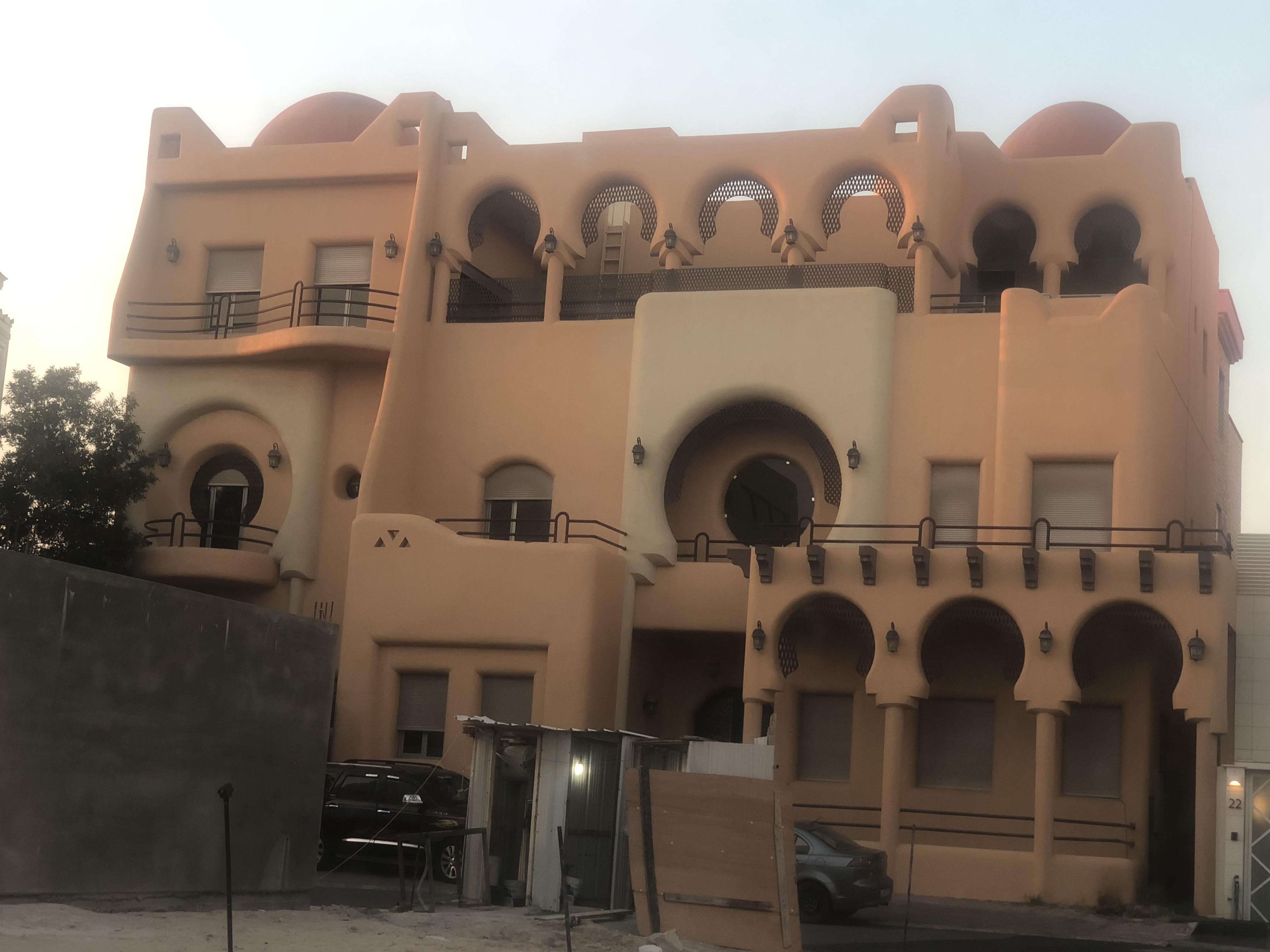 This clay looking house in Kuwait r/mildlyinteresting