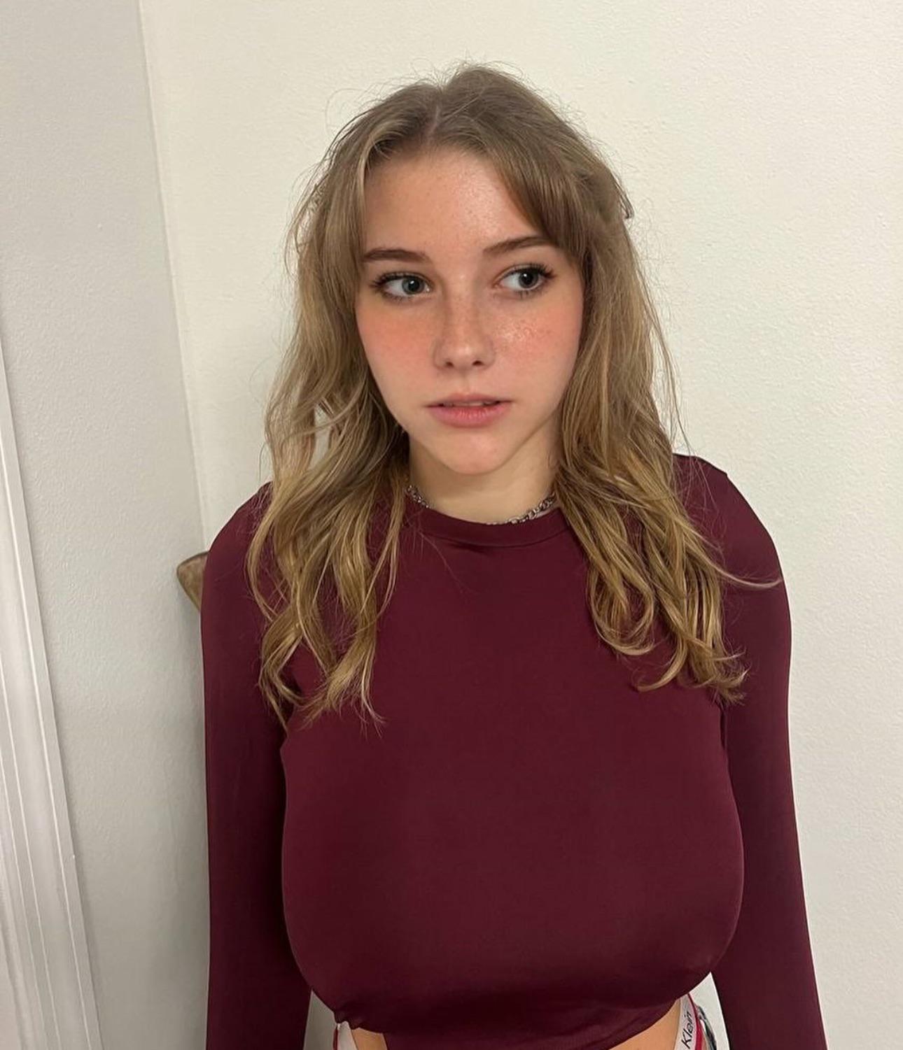 Looking away r/2busty2hide