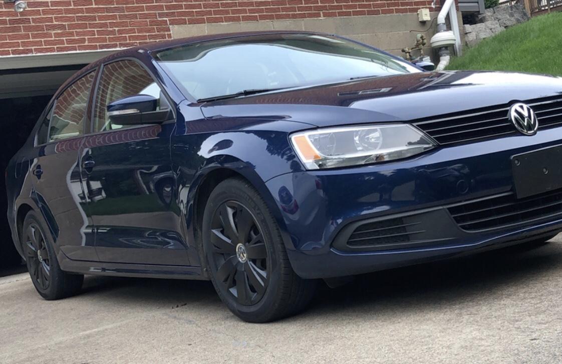 Painted the hubcaps on my 2014 1.8t. Thoughts? : r/jetta