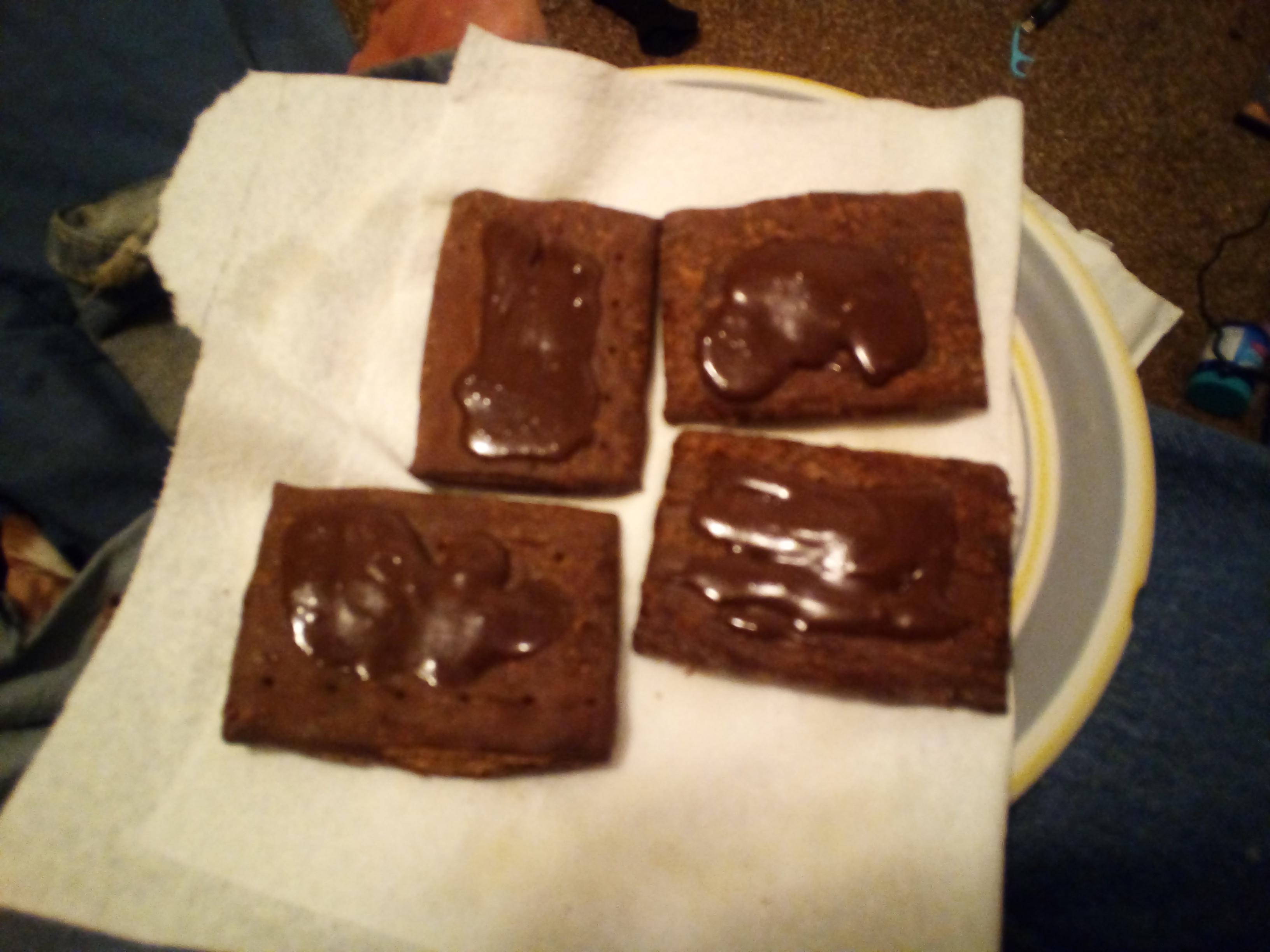 [Misc] Deep Fried Hershey chocolate toaster strudels r/food