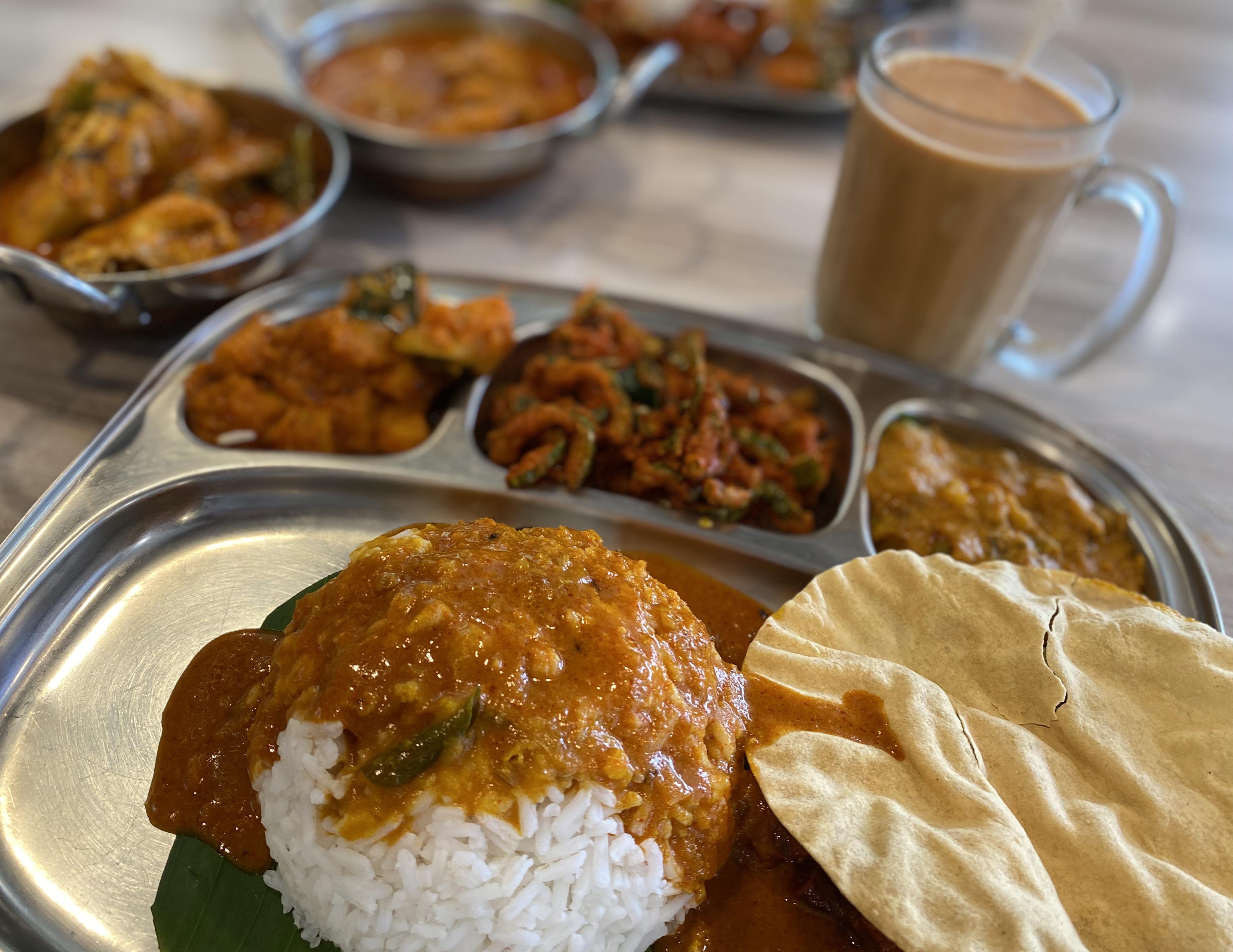 Banana leaf rice at Bala’s in Bangsar, KL r/MalaysianFood