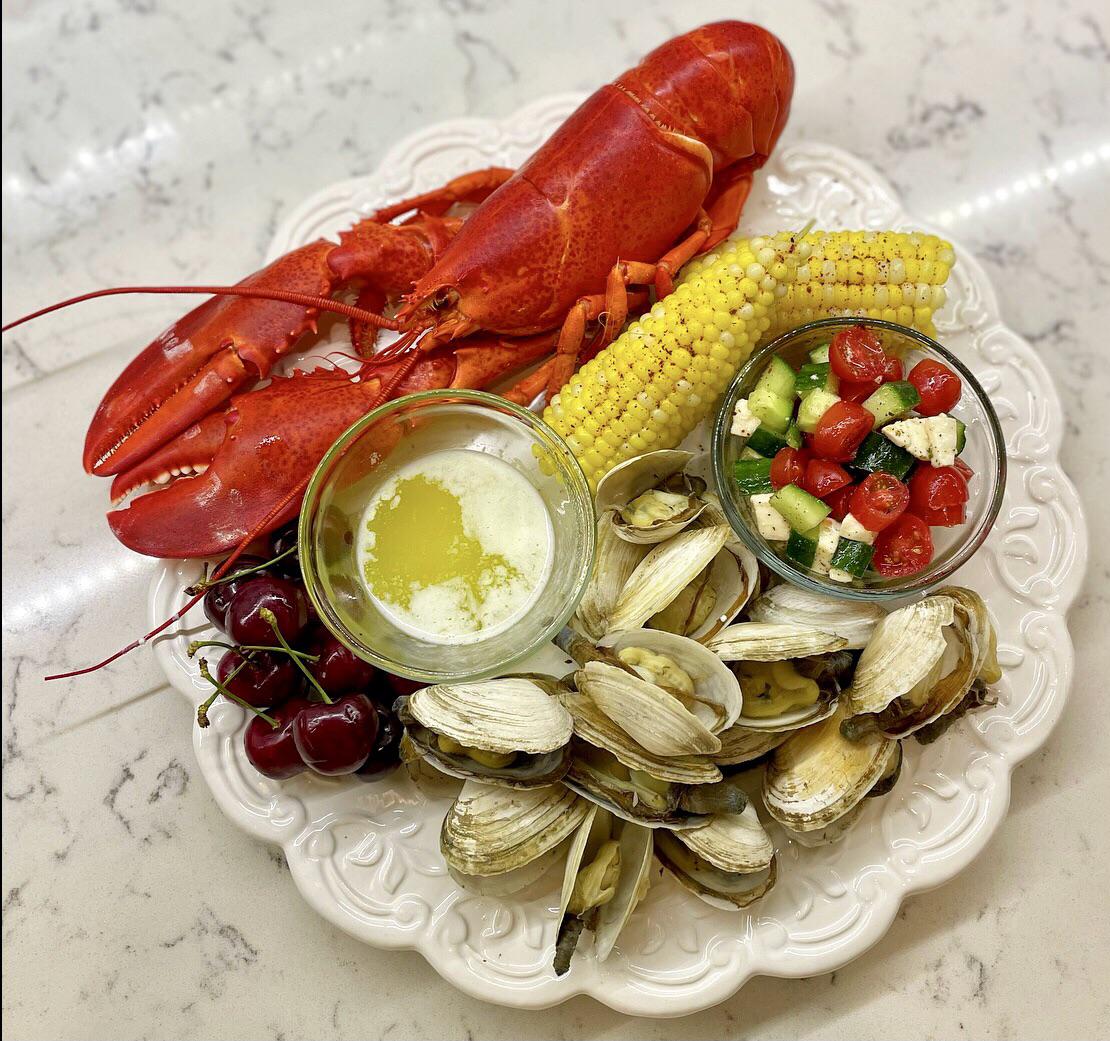 [Homemade] New England Lobster & Steamers with Corn r/food