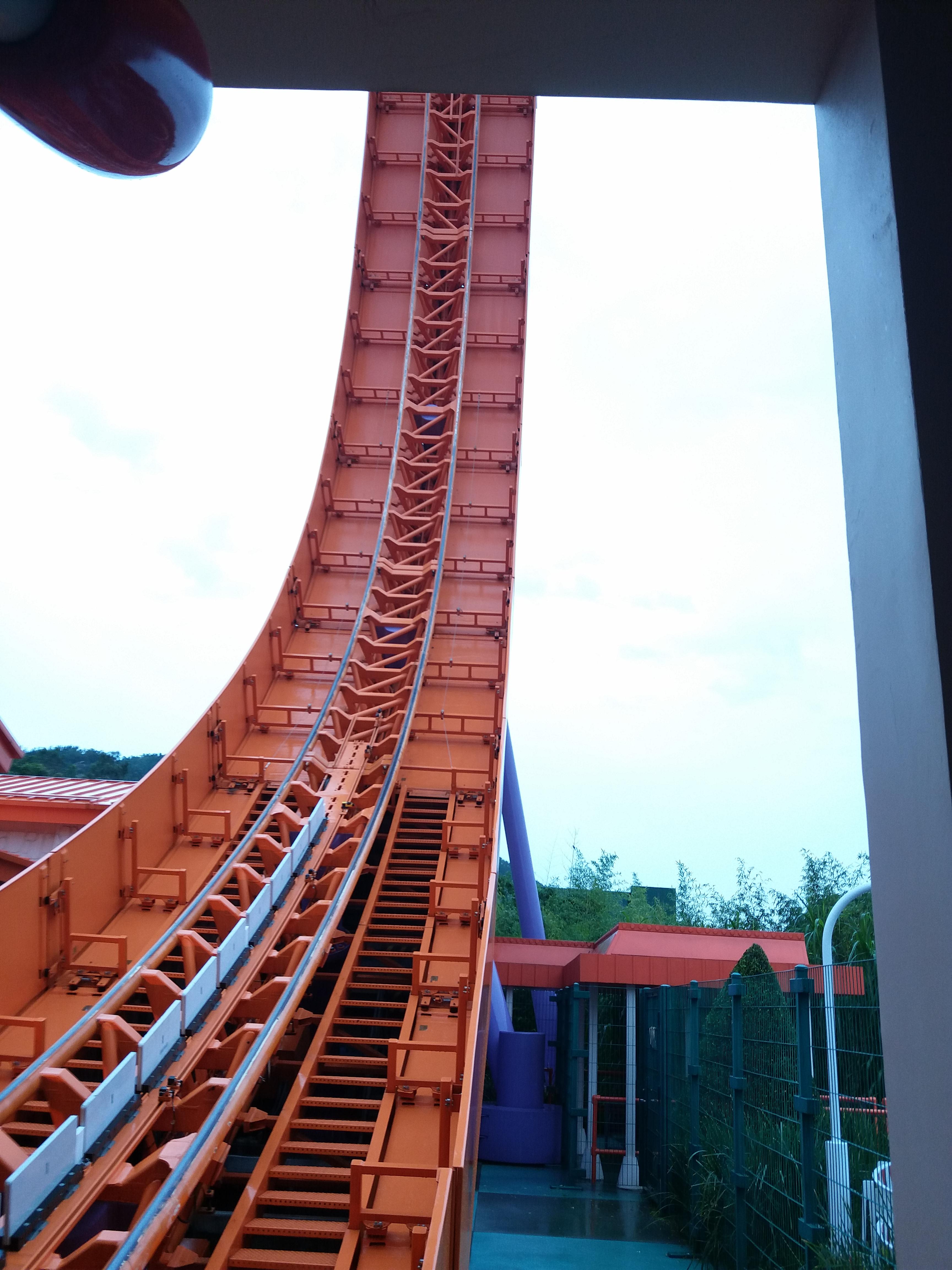 rc racer , intamin surfrider at hong kong disneyland r/rollercoasters